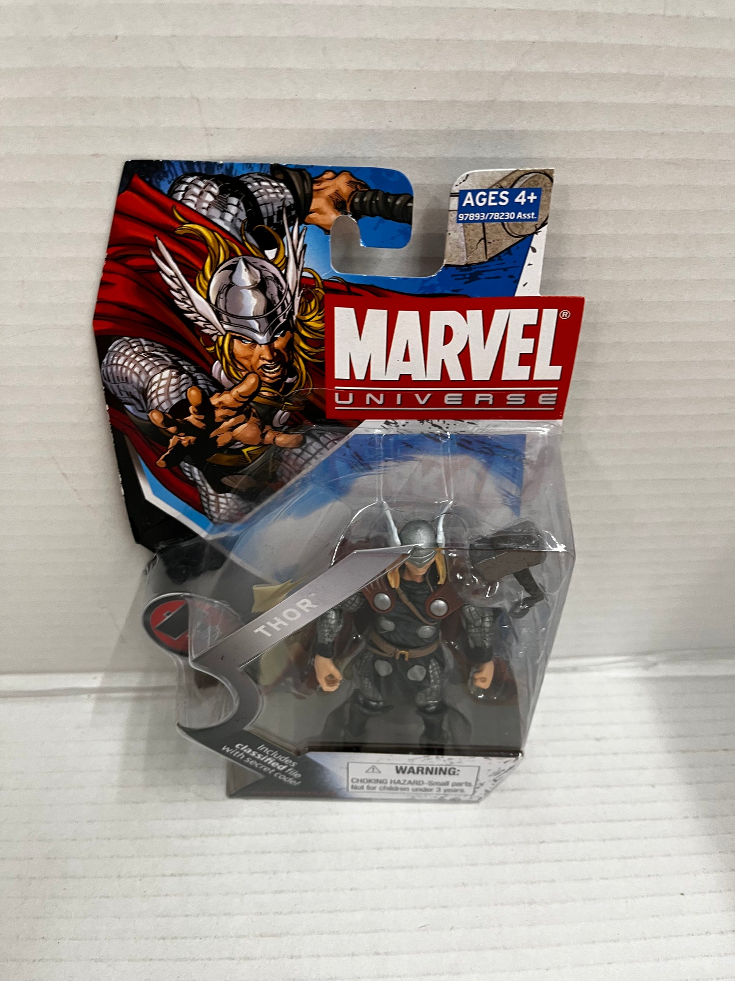 THOR Hasbro Marvel Universe 3.75 in Action Figure  Series 2 #012 NIB Avengers