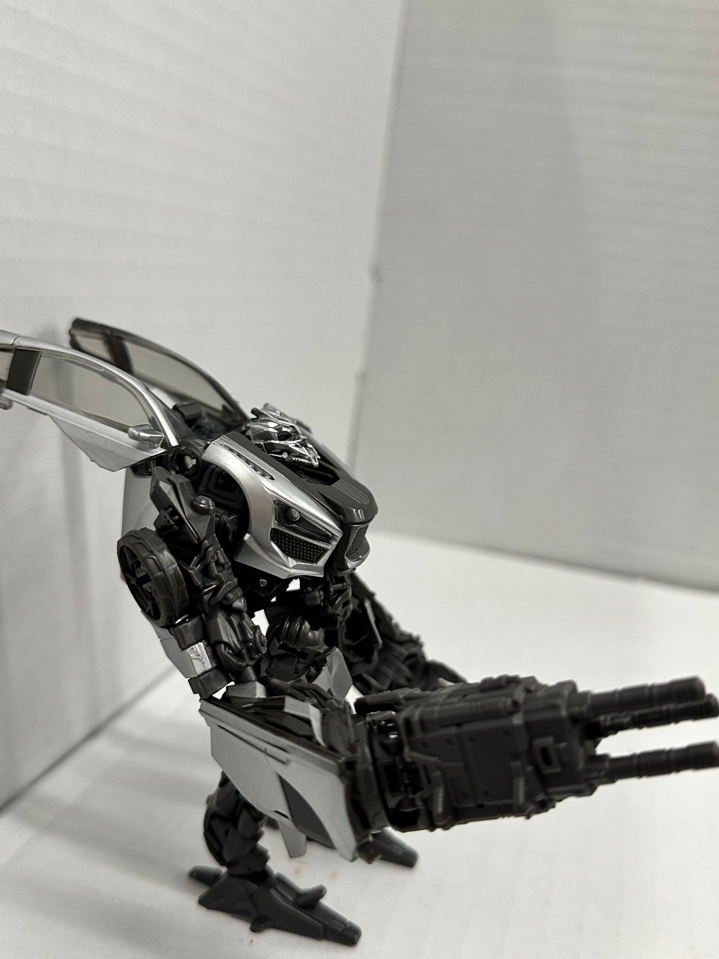 Transformers Sideways Complete SS-88 Studio Series Deluxe Class