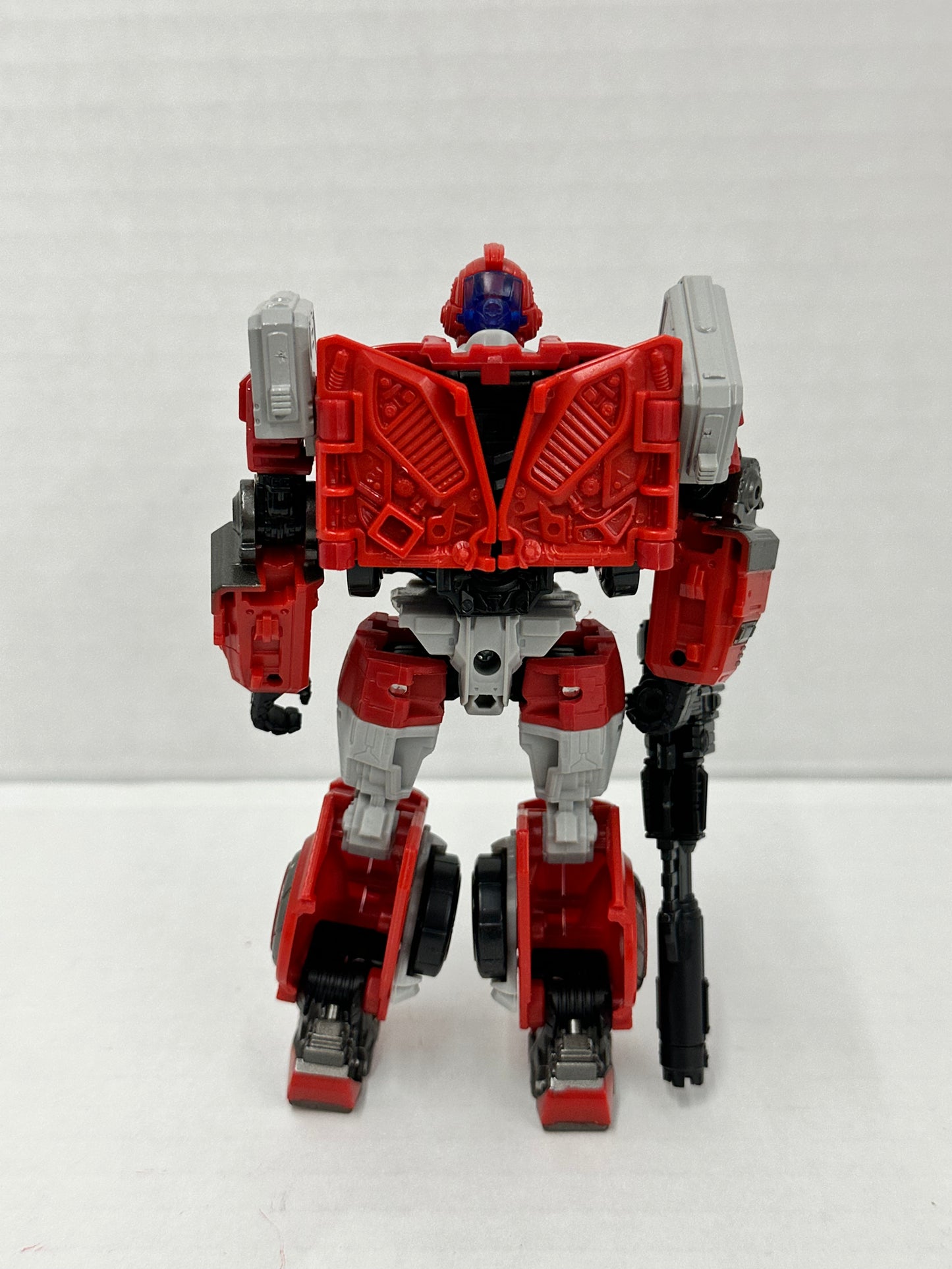 Transformers Ironhide Complete SS-84 Studio Series Deluxe Class