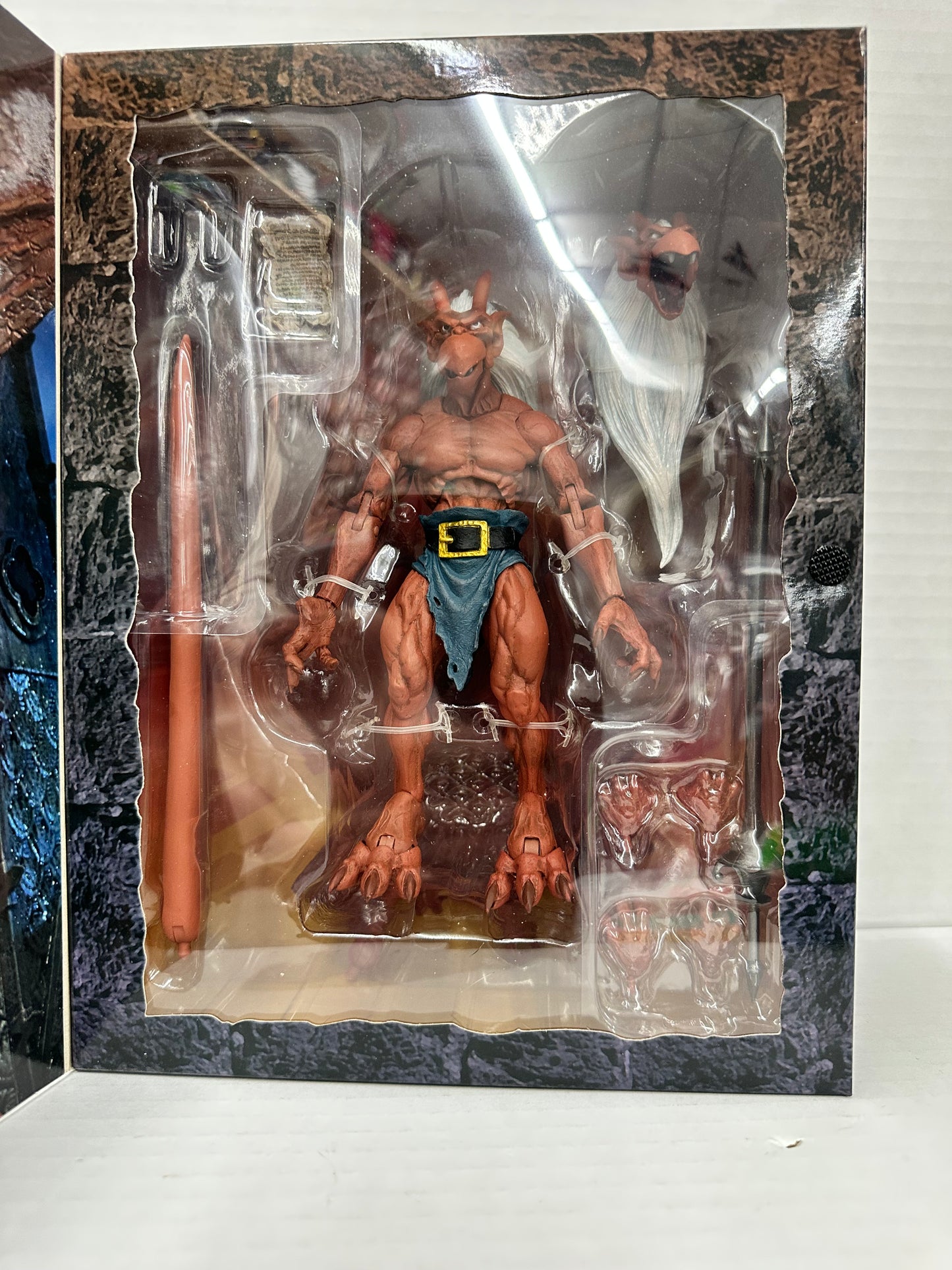 NECA Disney Gargoyles BROOKLYN Ultimate Action Figure 7'