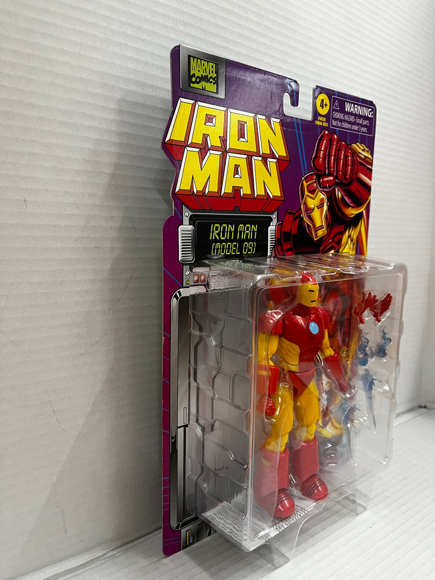 Marvel Legends RETRO IRON MAN MODEL 09 Avengers NEW 2024