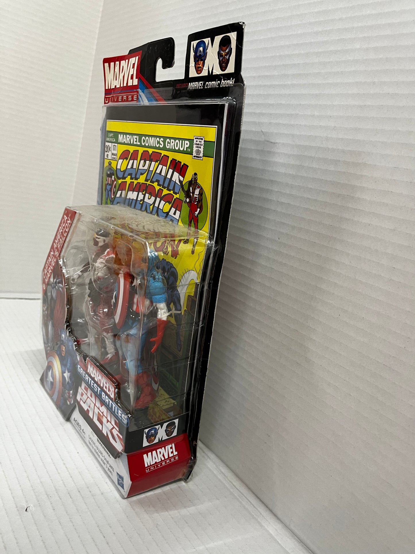 Marvel Universe CAPTAIN AMERICA & FALCON Greatest Battles Comic Packs - 2011 NEW