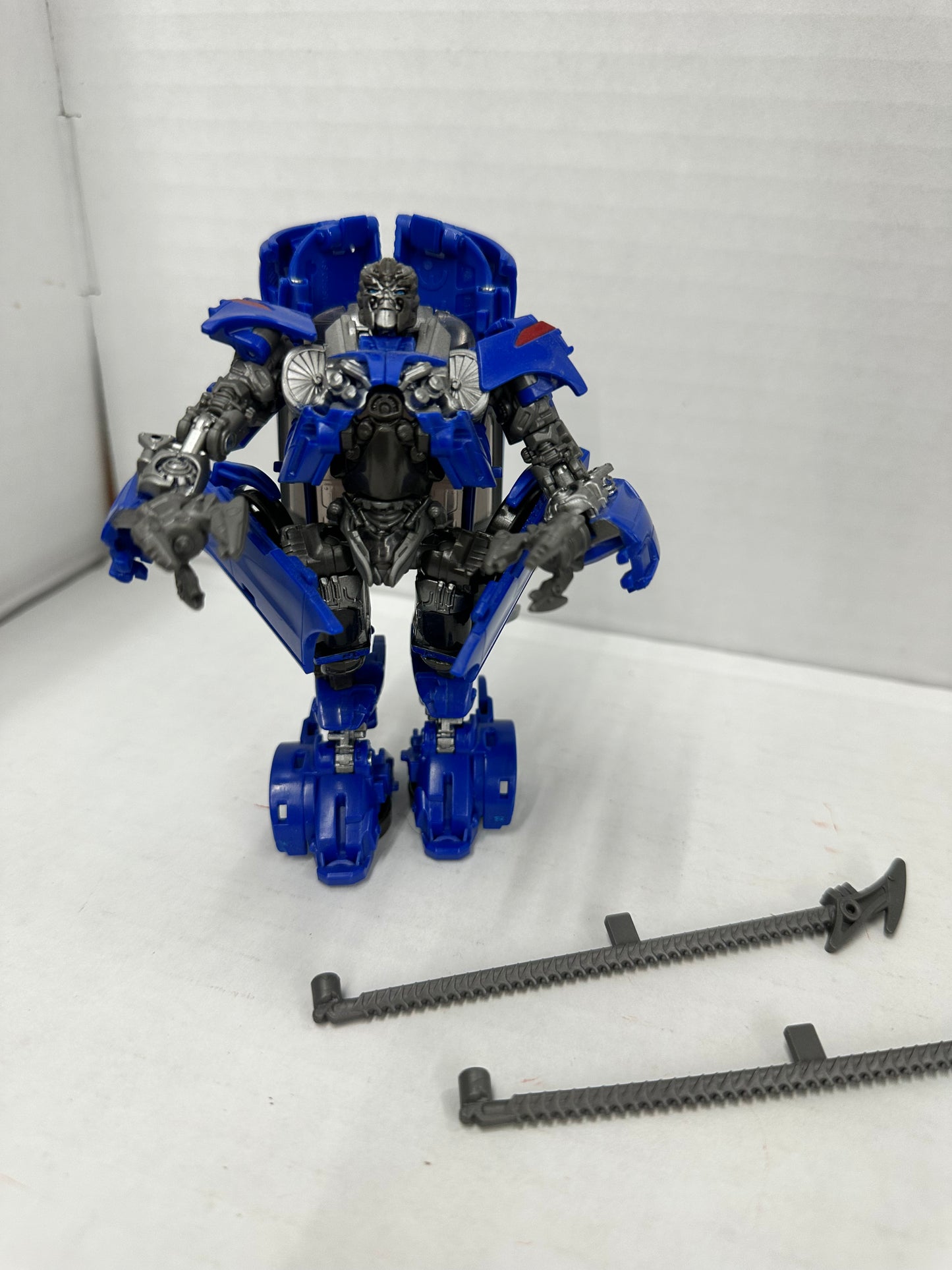Transformers Jolt Complete SS-75 Studio Series Deluxe Class