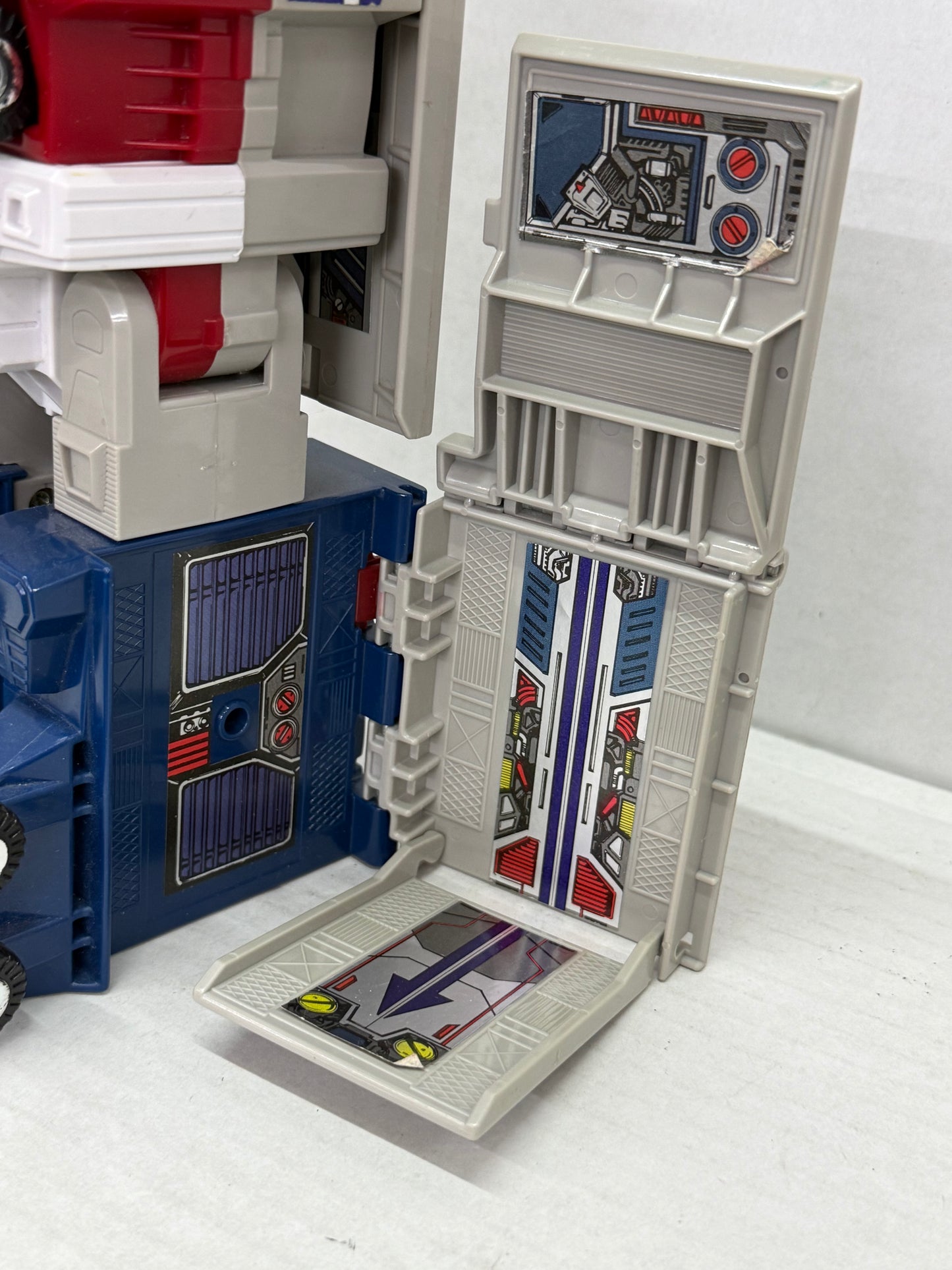 Optimus Prime Powermaster 100% Complete 1988 G1 Transformers Action Figure #2