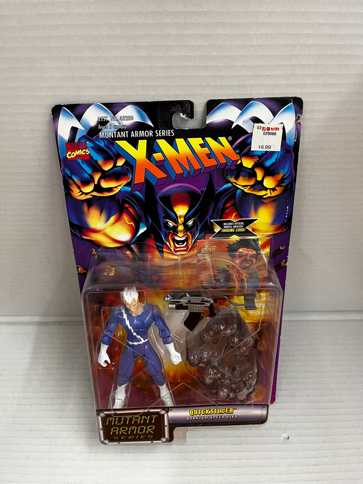 ToyBiz 1996 Marvel X-Men Mutant Armor Quicksilver (Purple) Action Figure