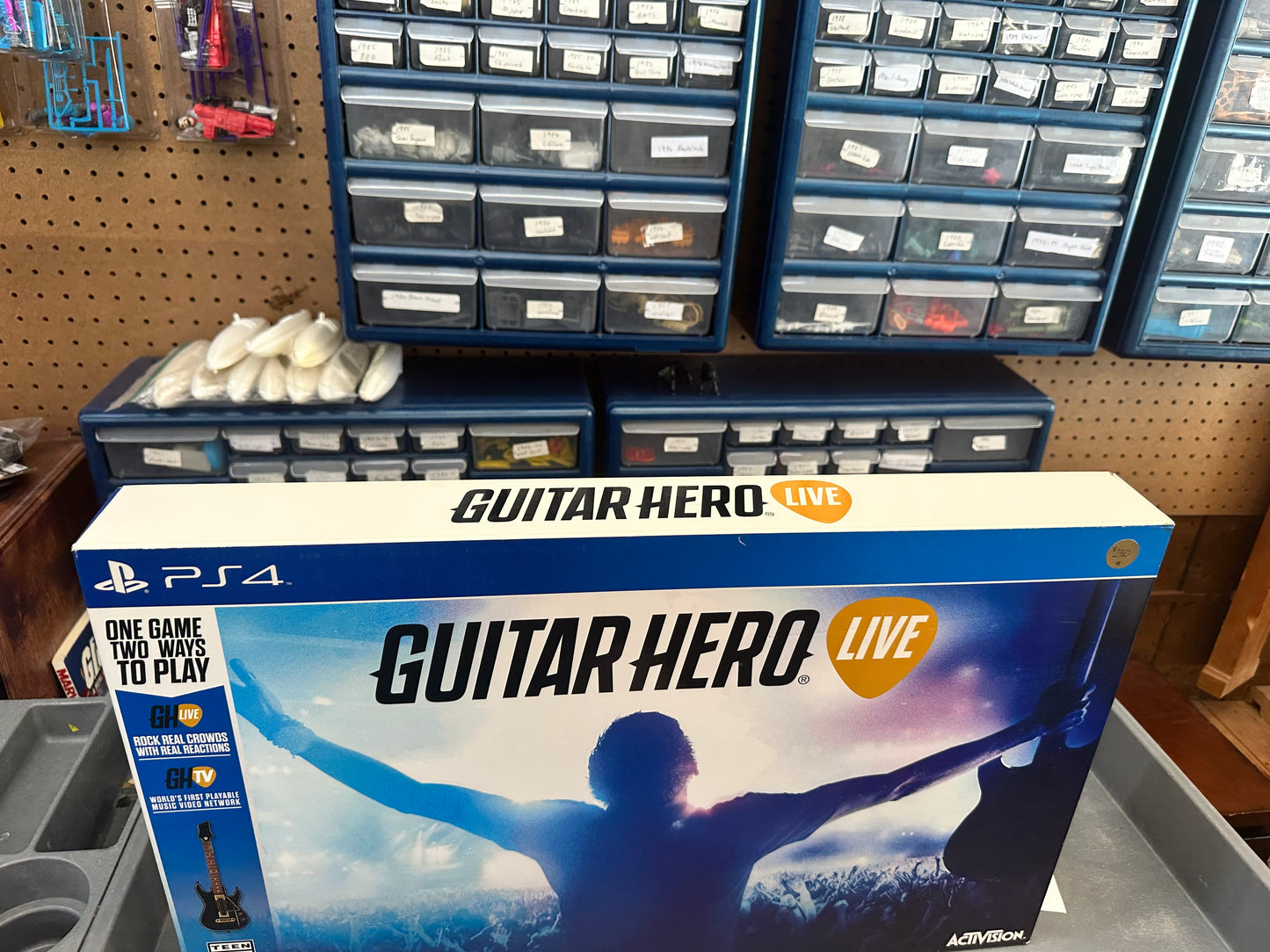 Guitar Hero Live PS4 Bundle New Guitar Controller Dongle Game Strap