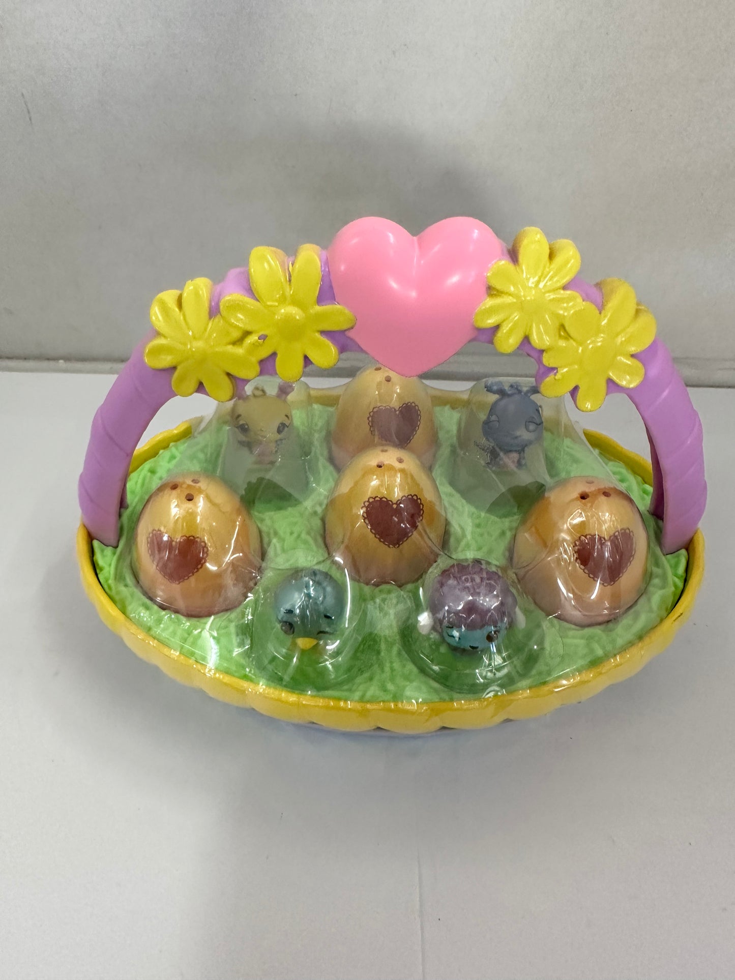 Hatchimals CollEGGtibles Basket with 6 Hatchimals NEW Lamb Chick Easter