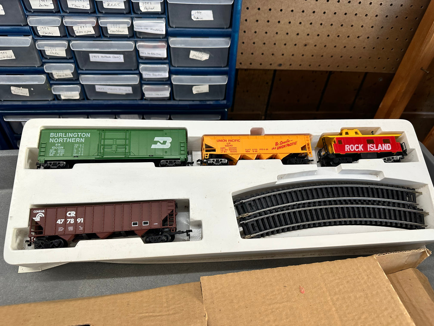 Tyco HO Overnight Freight Rock Island Sharknose Train Set
