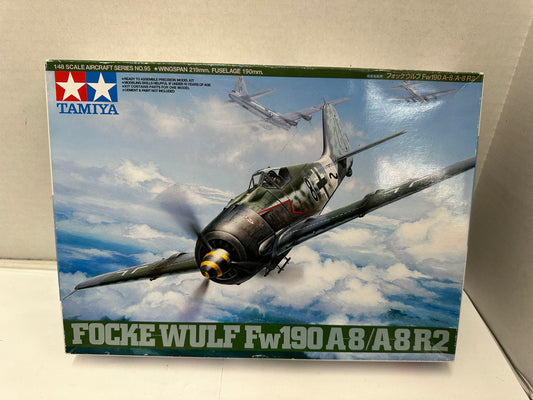 Tamiya Focke-Wulf FW190 A-8/A-8 R2 Fighter WWII - Plastic Model Airplane Kit