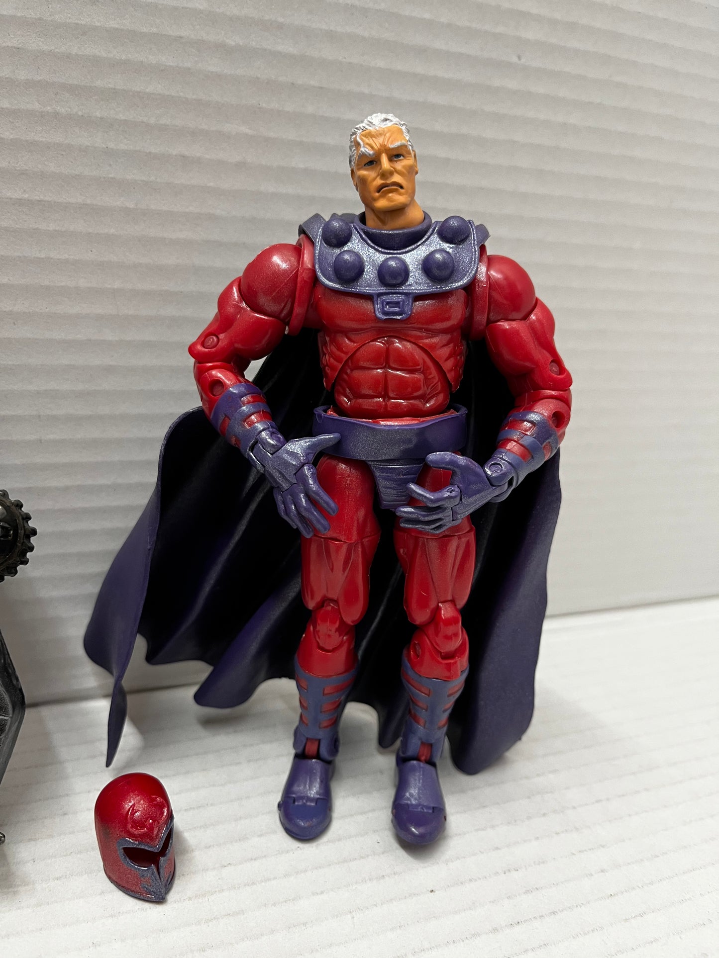 Toybiz Marvel Legends 6” Magneto Series 3 Loose Complete  X-Men 2001
