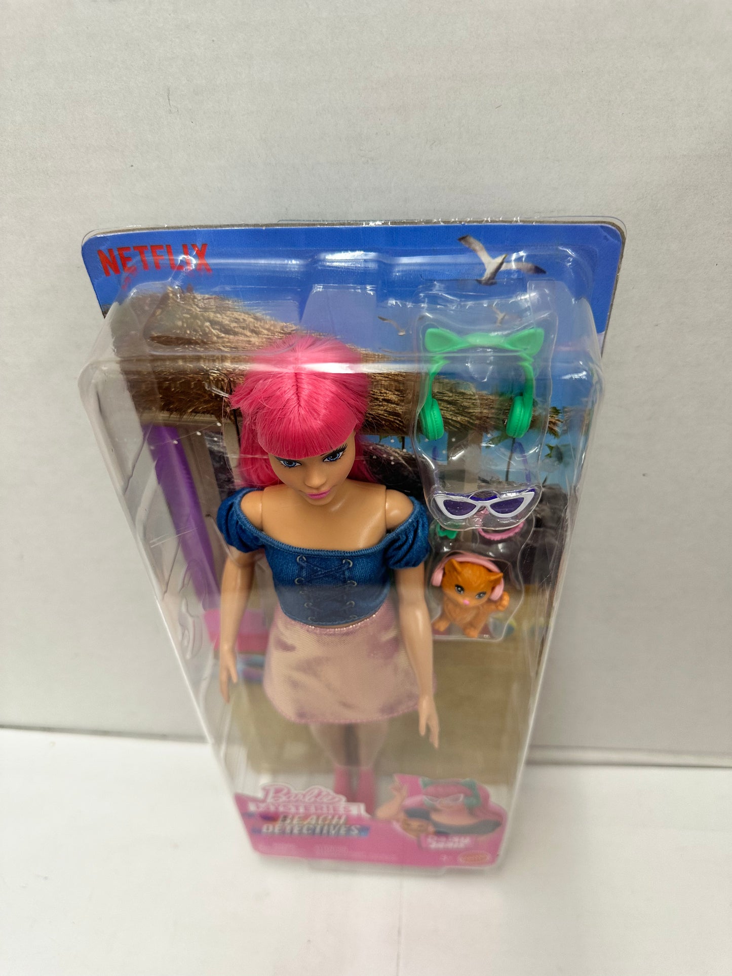 Barbie Mysteries: Beach Detective Daisy Jean Doll