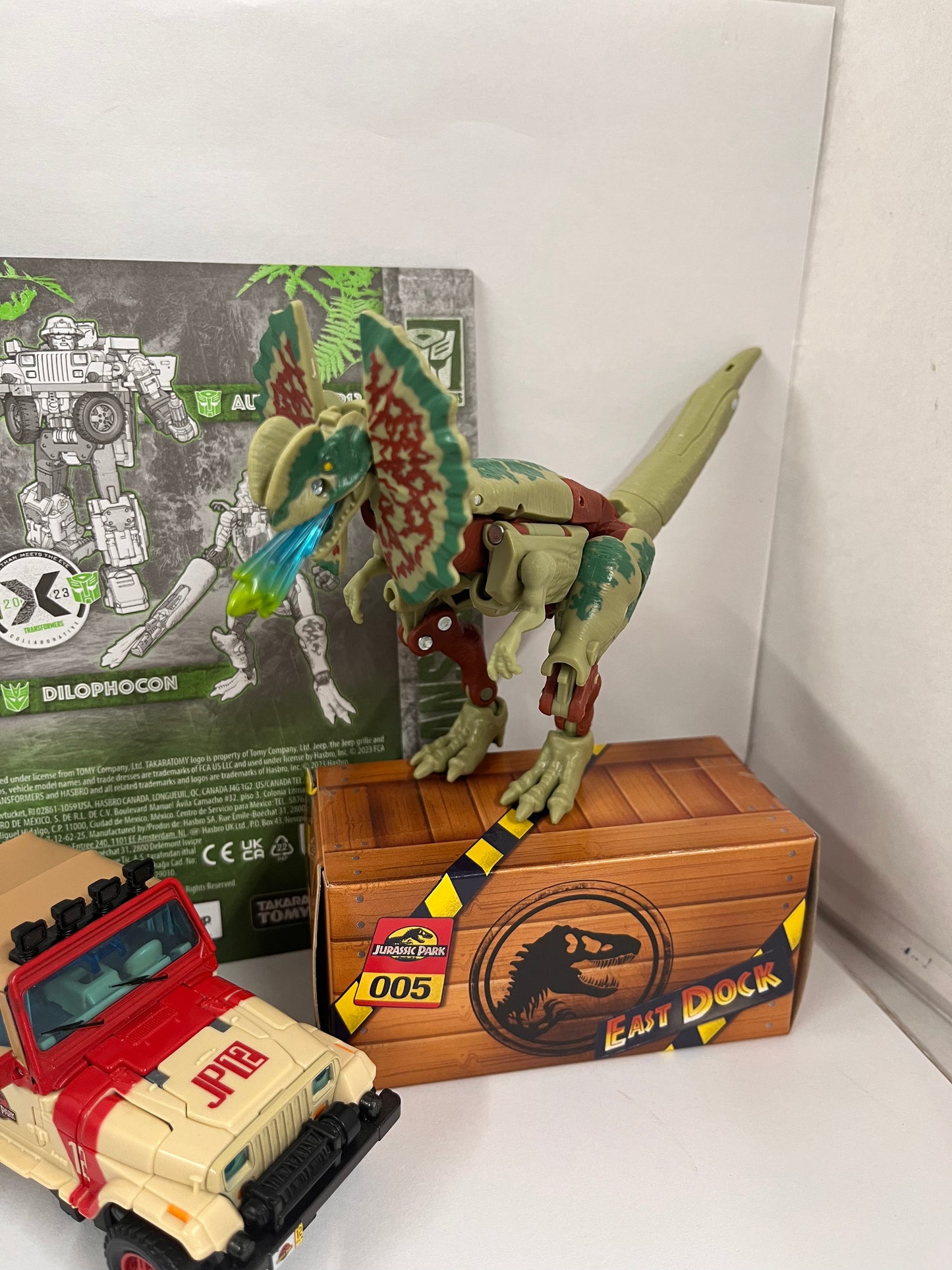 Jurassic Park Transformers Dilophocon Autobot JP12 Figure Mash-Up Pack
