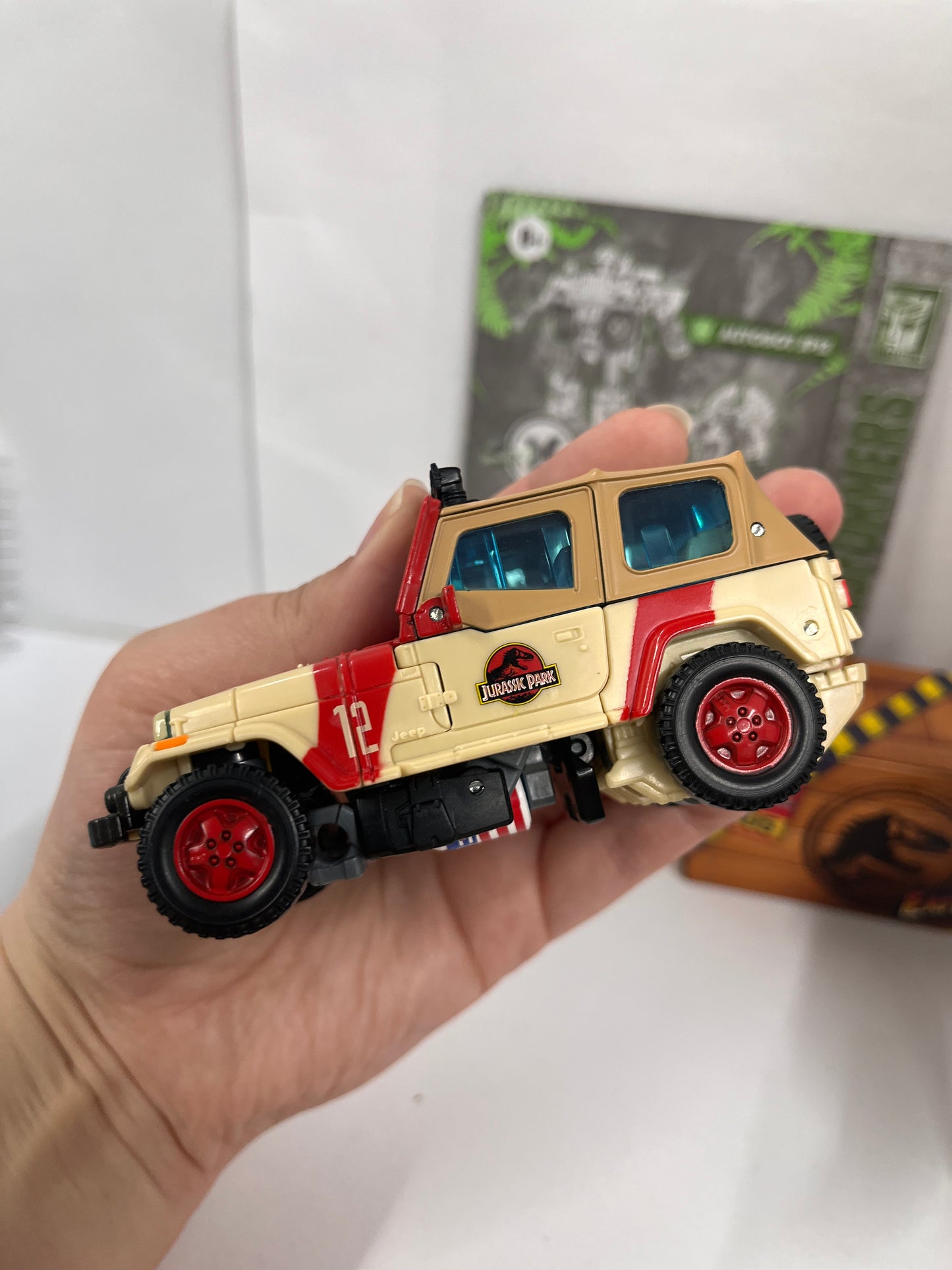 Jurassic Park Transformers Dilophocon Autobot JP12 Figure Mash-Up Pack