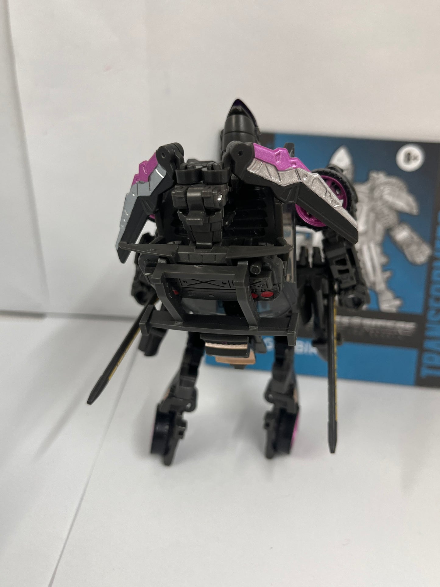 Transformers Studio Series Deluxe Class Nightbird Rise of the Beasts