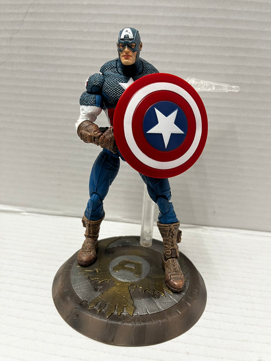 2004 Toy Biz - Marvel Legends - Ultimate Captain America Action Figure Series 8