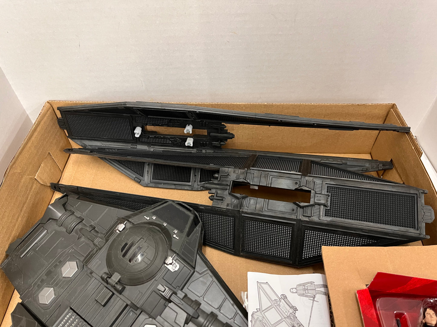 Star Wars Force Link Kylo Ren's Tie Silencer Pilot 3.75" Figure Last Jedi