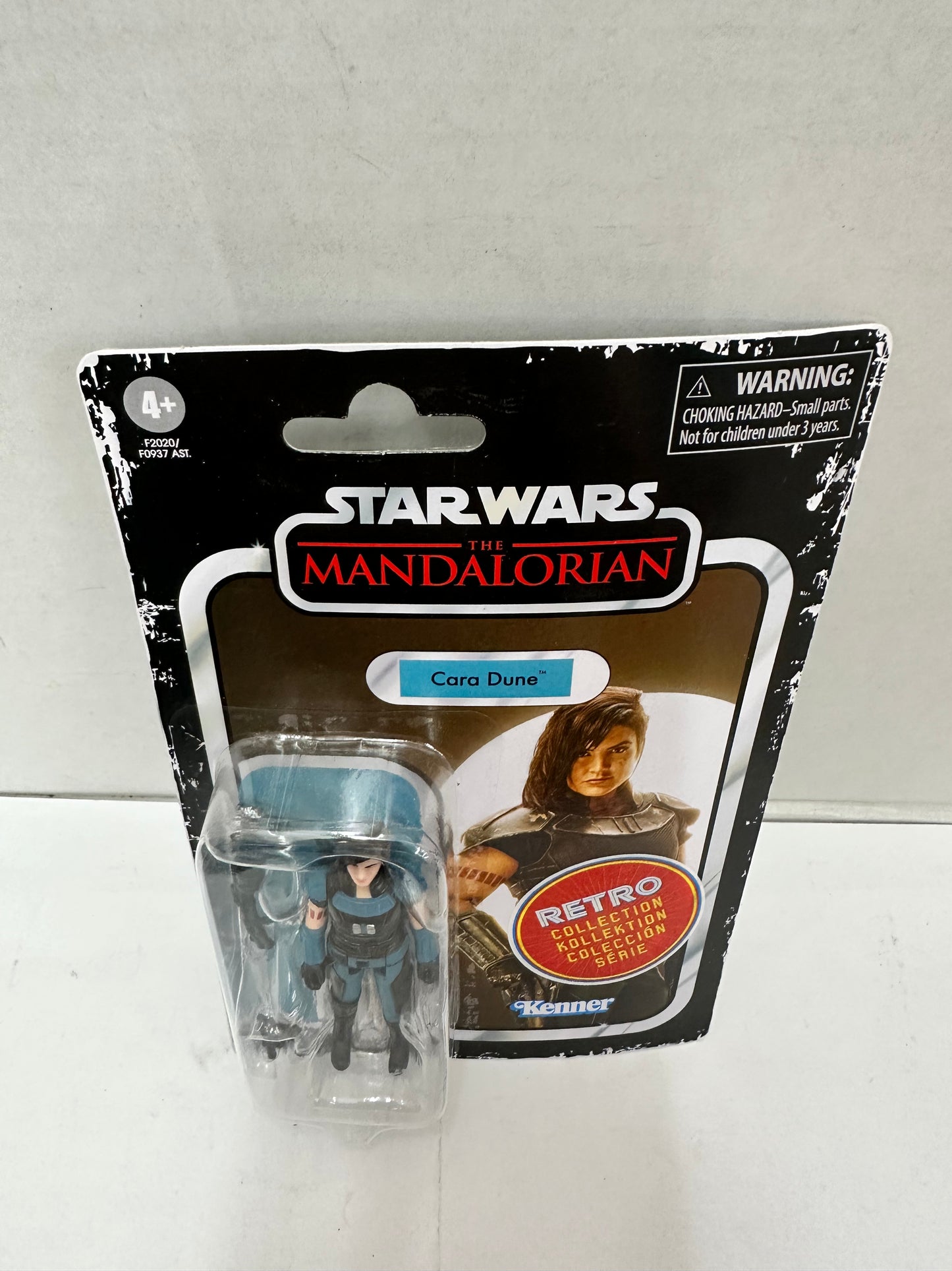 NEW Star Wars The Mandalorian Retro Collection Cara Dune 3.75" Figure