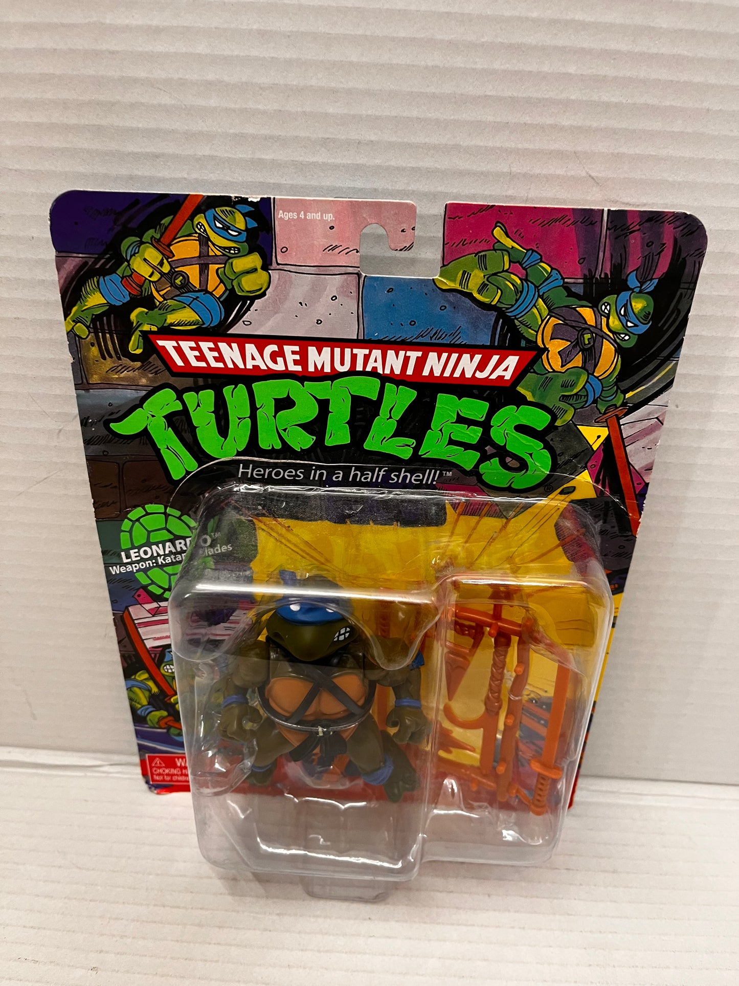 2021 TMNT Classic Basic Leonardo Figure - Teenage Mutant Ninja Turtles