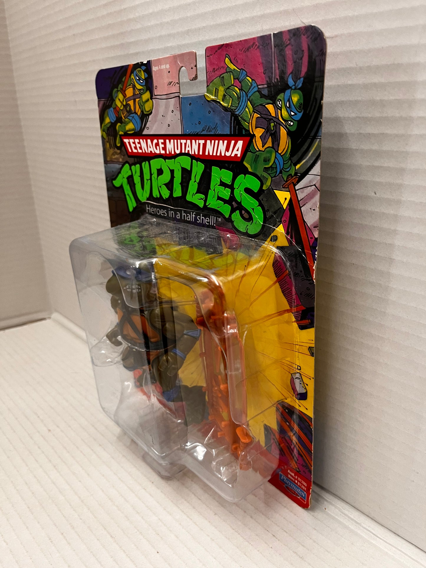 2021 TMNT Classic Basic Leonardo Figure - Teenage Mutant Ninja Turtles