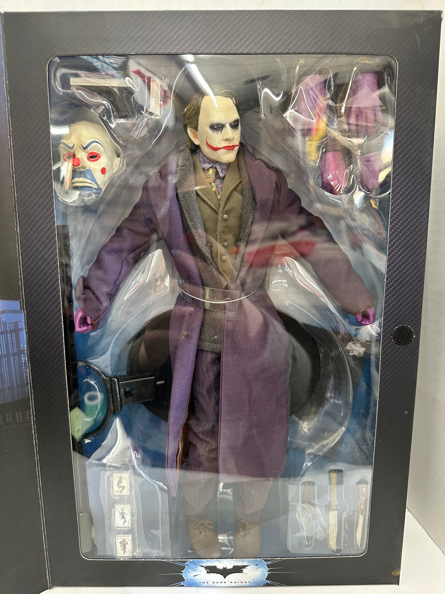 DC Direct Batman The Dark Knight - The Joker 1/6 Scale Deluxe Collector Figure