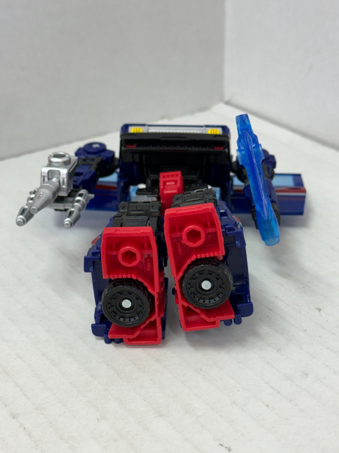 Transformers Autobot Skids Complete Legacy Deluxe Class #1