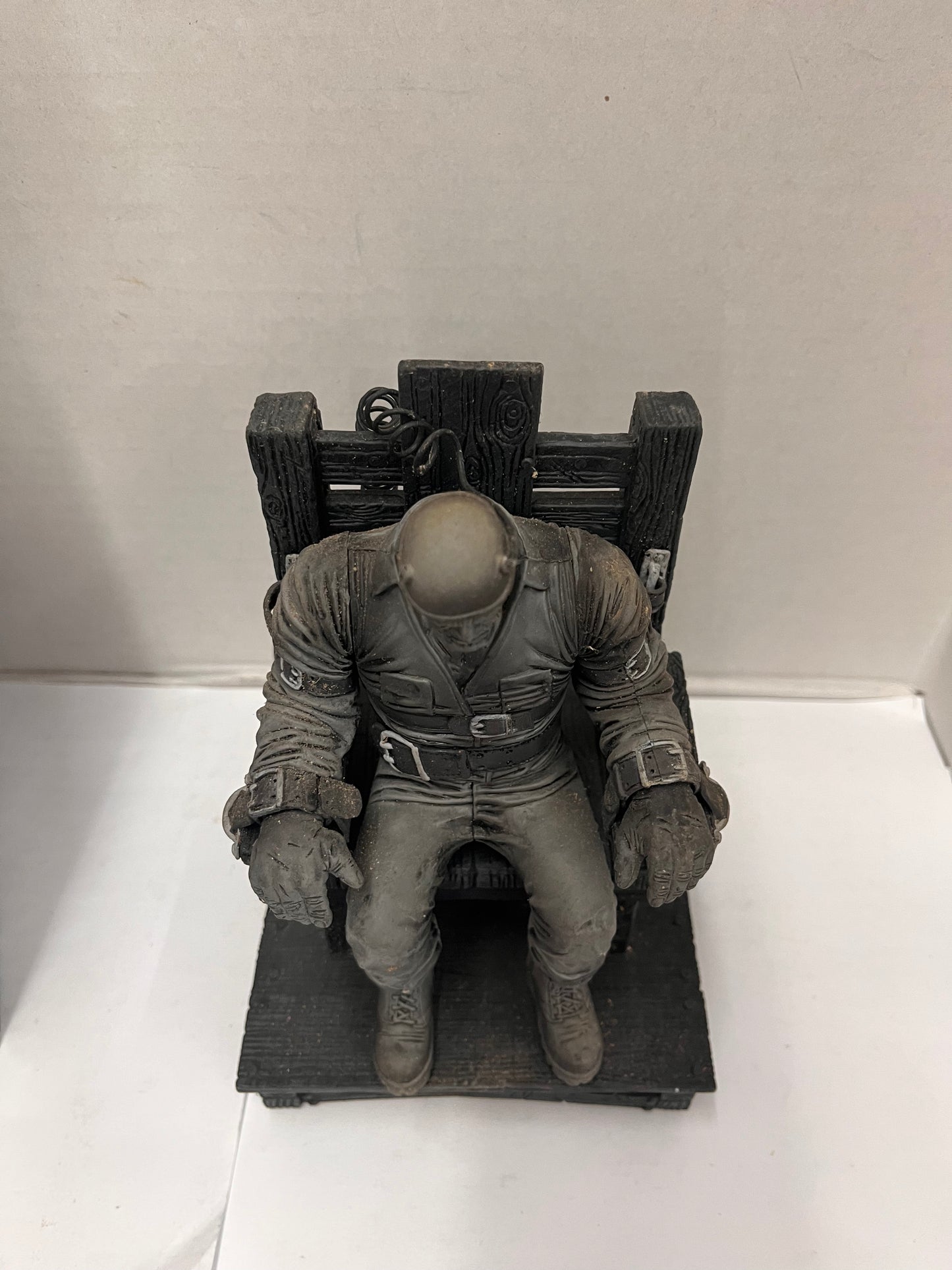 McFarlane Toys Marv Death Row Deluxe Box Set Figure Sin City Light Up Eyes