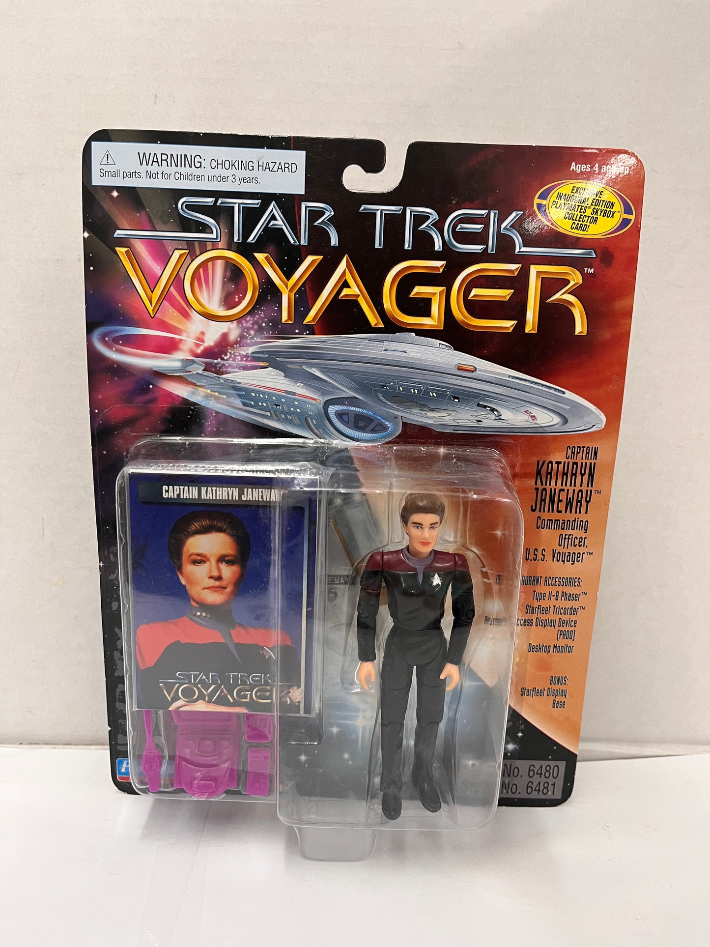 Playmates Star Trek  Voyager Captain Kathryn Janeway Action Figure - NEW SEALED