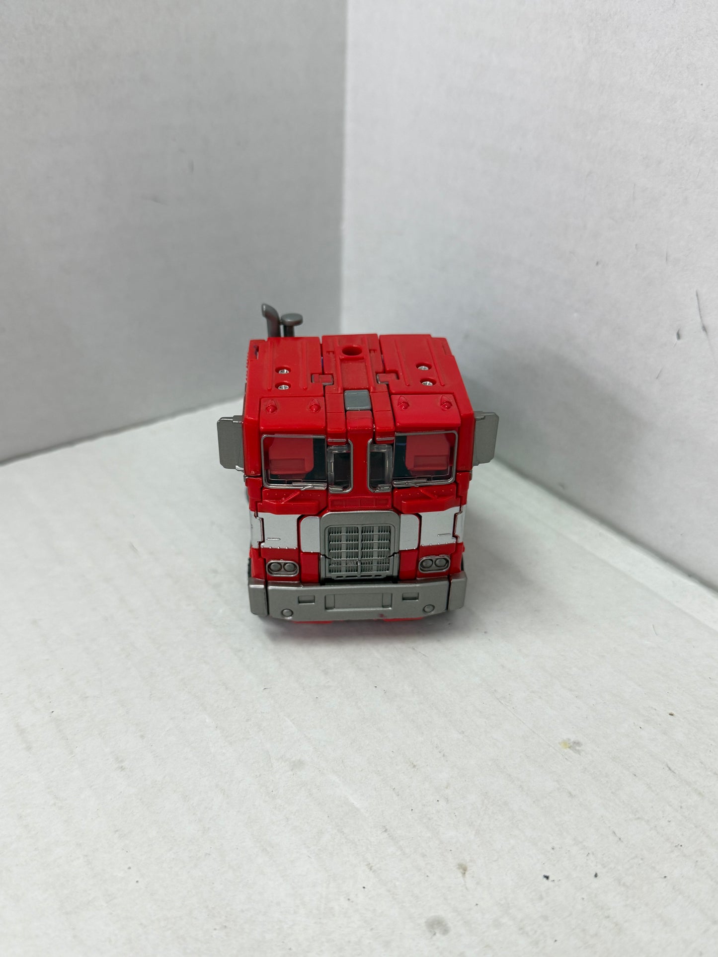 Transformers AOE Optimus Prime Evasion Mode Voyager Action Figure incomplete #1