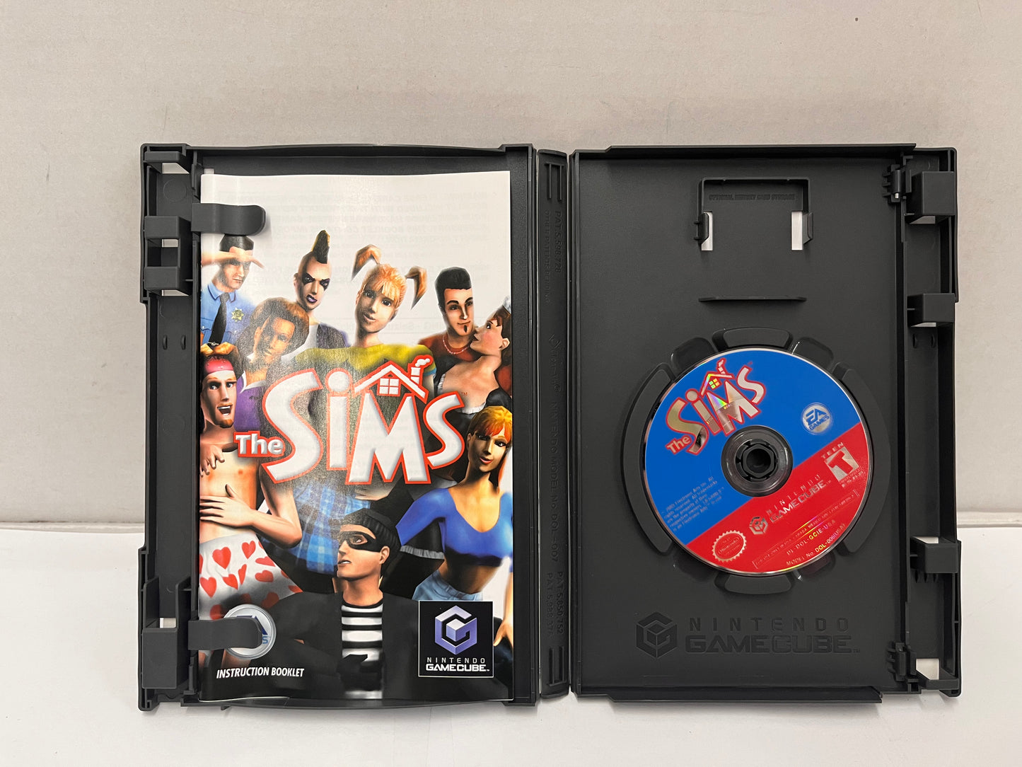 The Sims (Nintendo GameCube, 2003) Complete With Manual