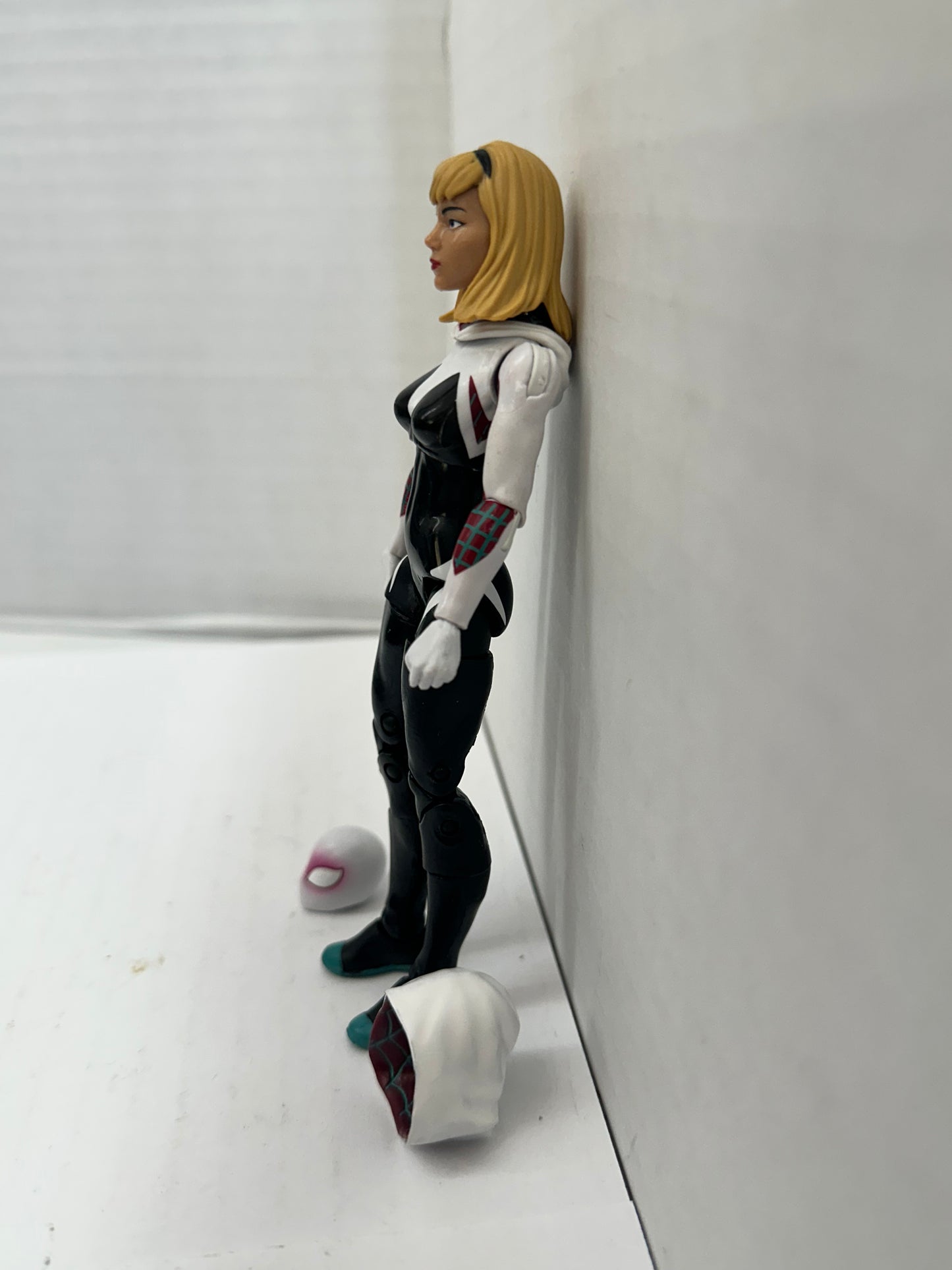 Hasbro 2016 Marvel Legends Absorbing Man Series Spider-Gwen 6" Figure Complete