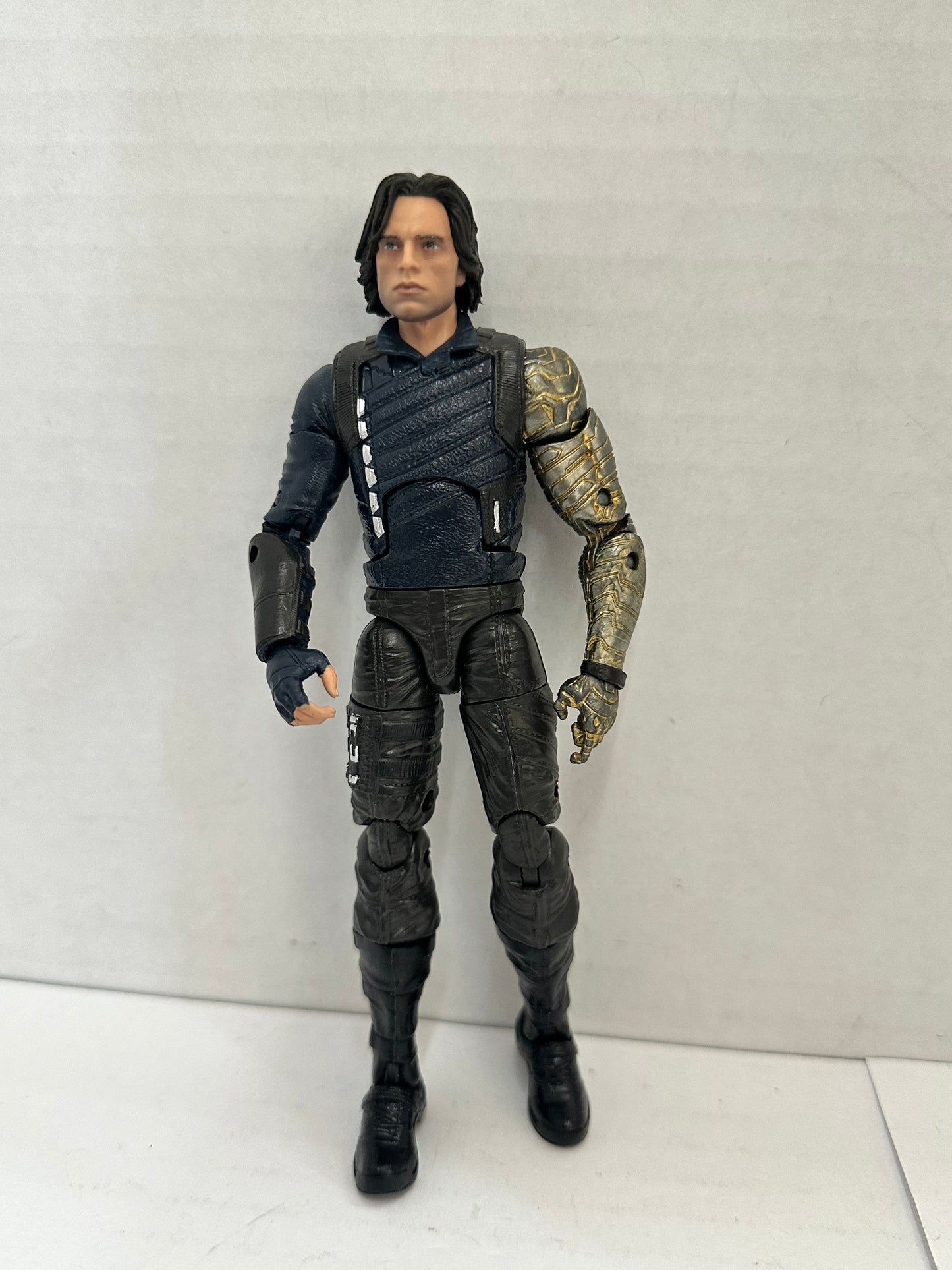 Marvel Legends Infinity War Winter Soldier Bucky Barnes 6” Action Figure