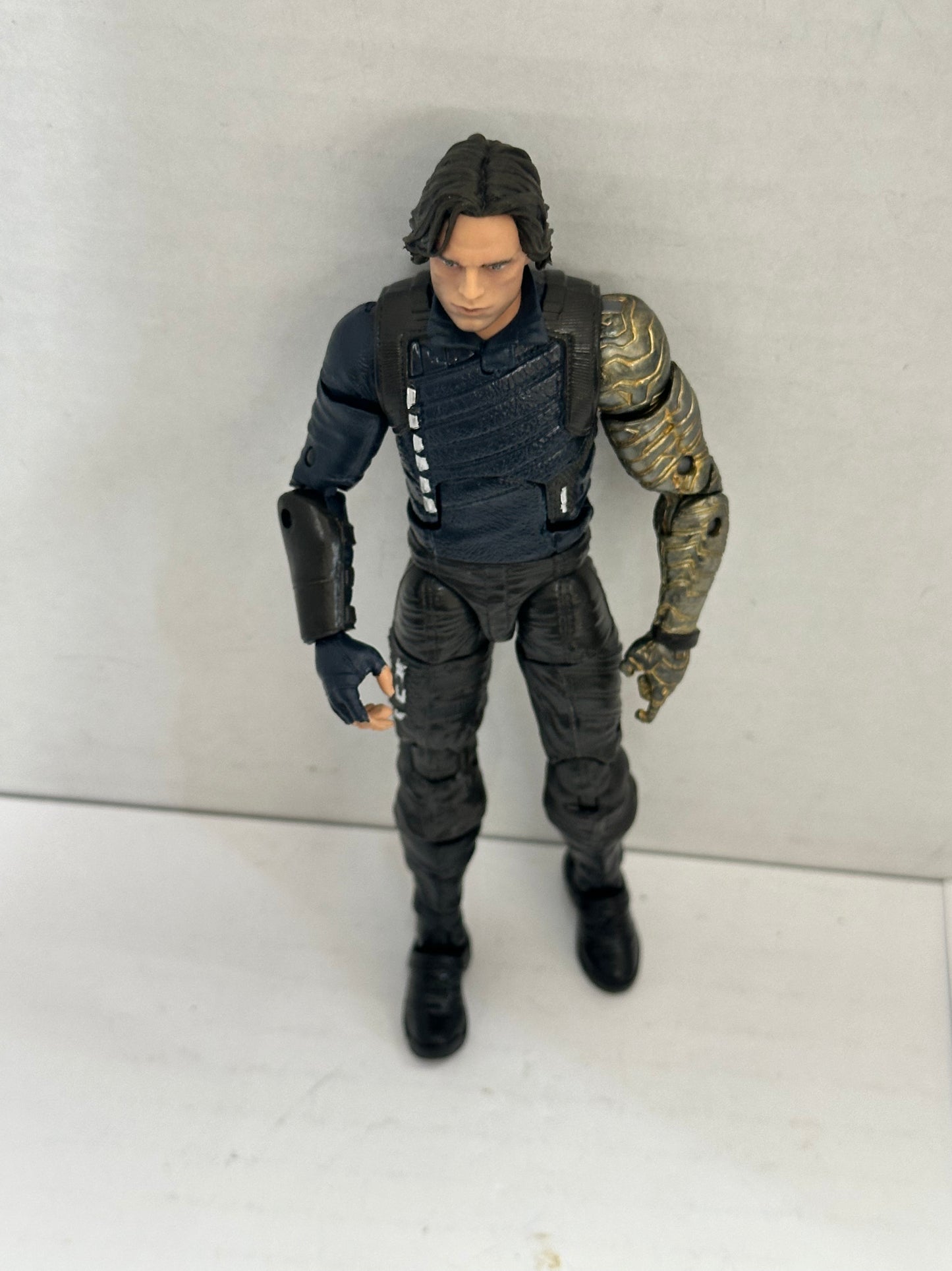 Marvel Legends Infinity War Winter Soldier Bucky Barnes 6” Action Figure