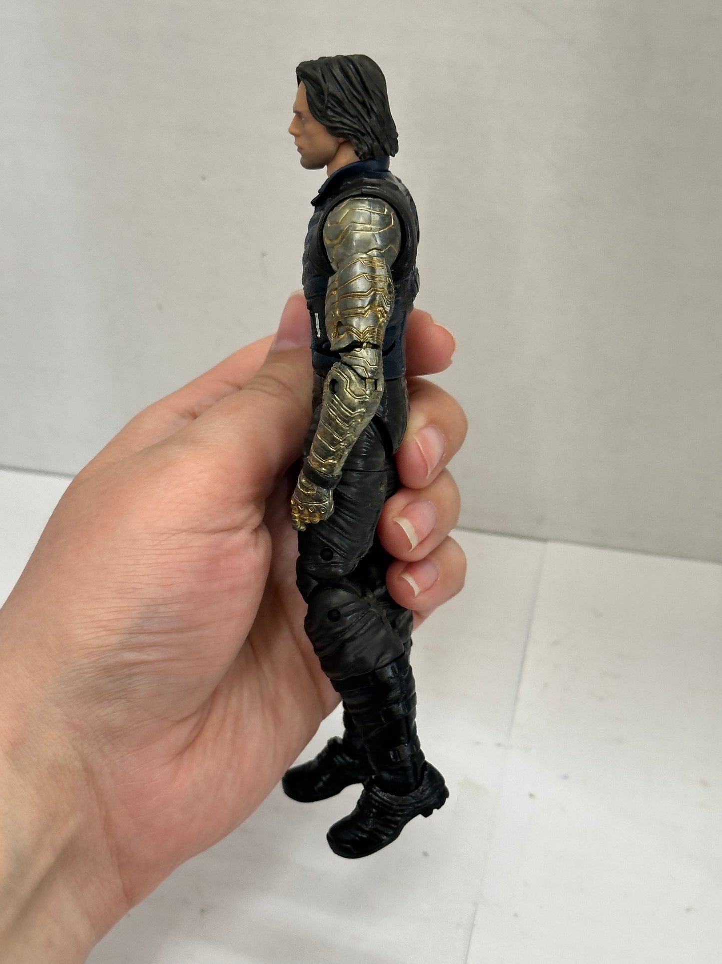 Marvel Legends Infinity War Winter Soldier Bucky Barnes 6” Action Figure