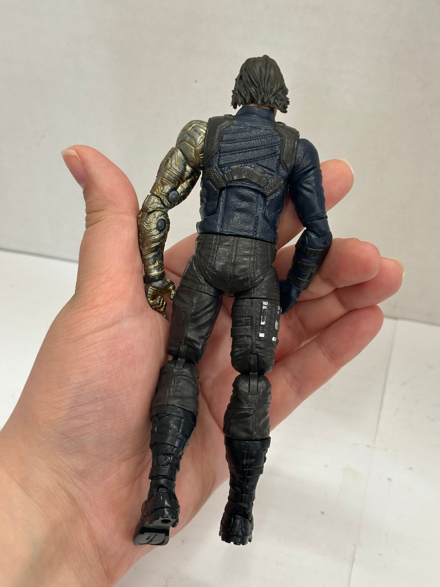 Marvel Legends Infinity War Winter Soldier Bucky Barnes 6” Action Figure