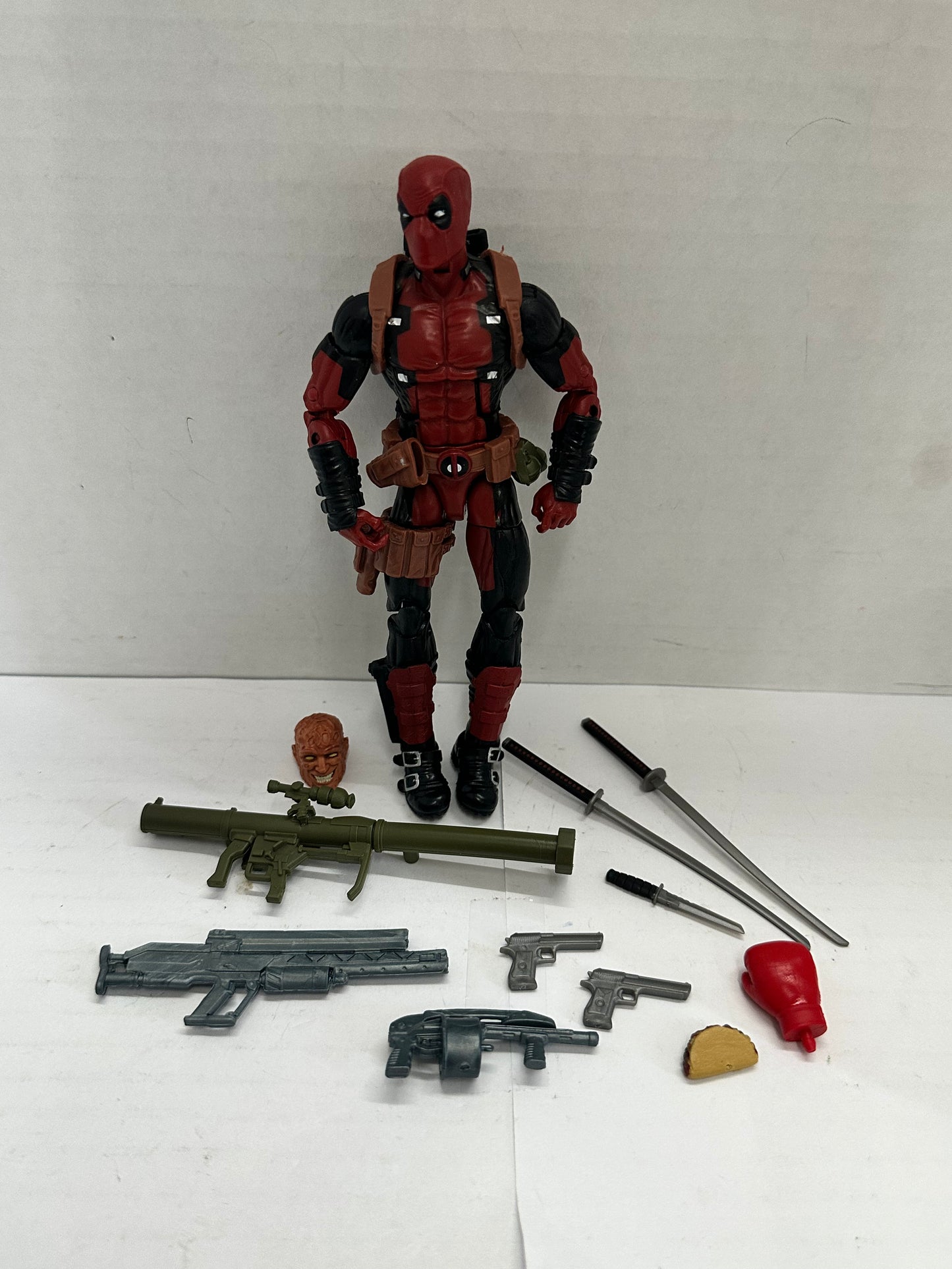 Marvel Legends DEADPOOL Juggernaut Wave no BAF X-Men  Complete with Taco
