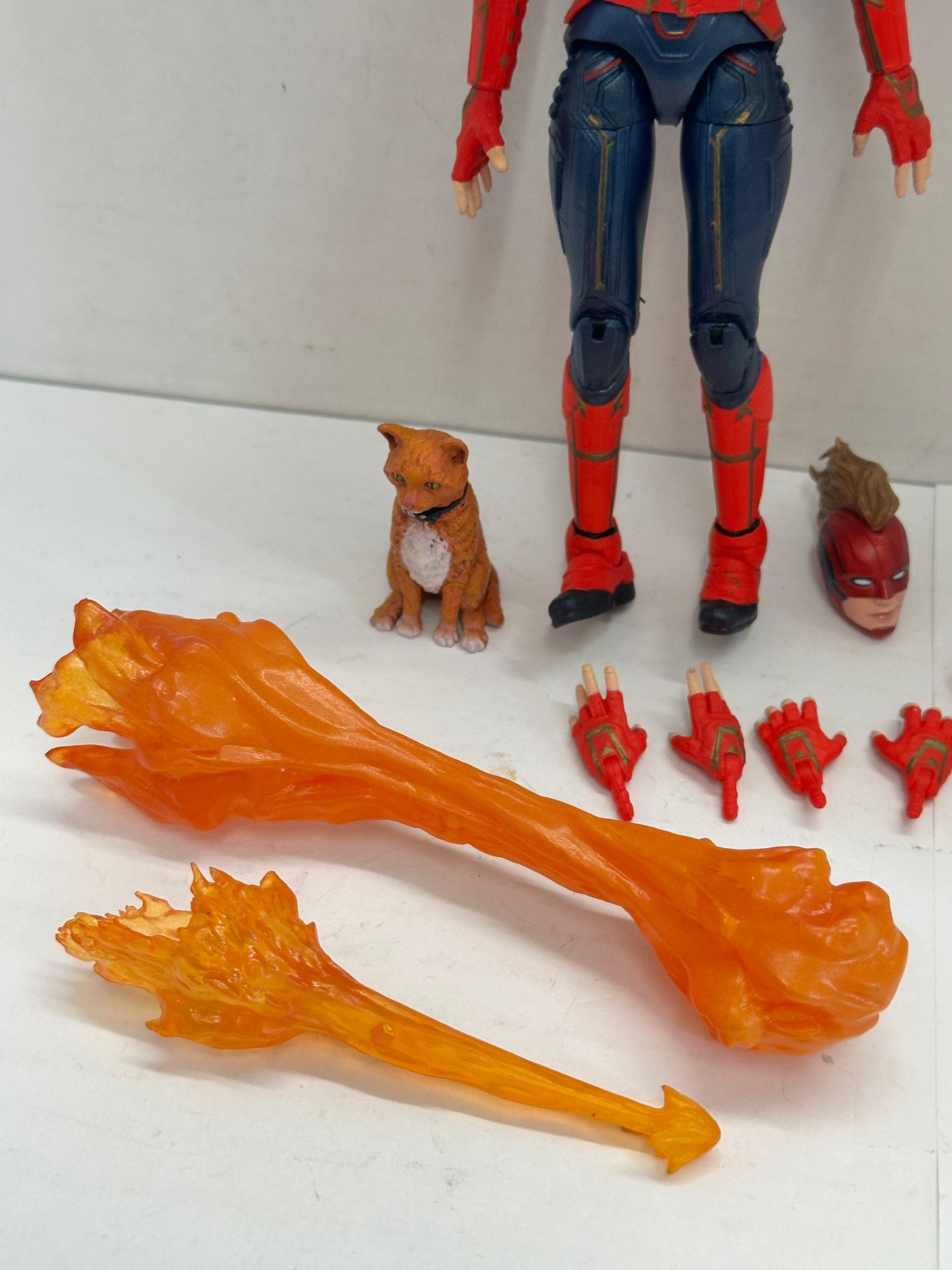 Marvel Select Captain Marvel Special Collector Edition Action Figure With Cat
