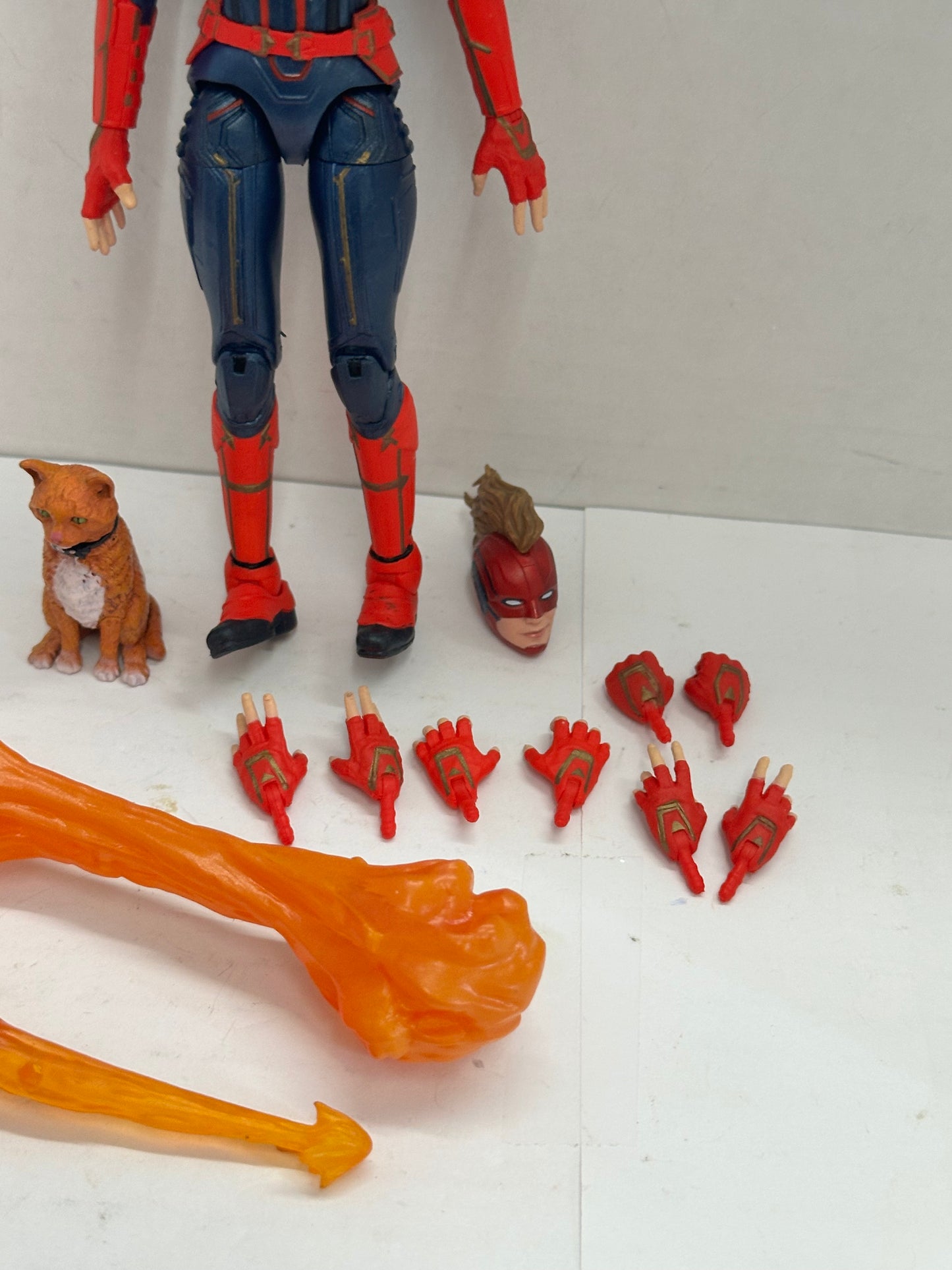 Marvel Select Captain Marvel Special Collector Edition Action Figure With Cat