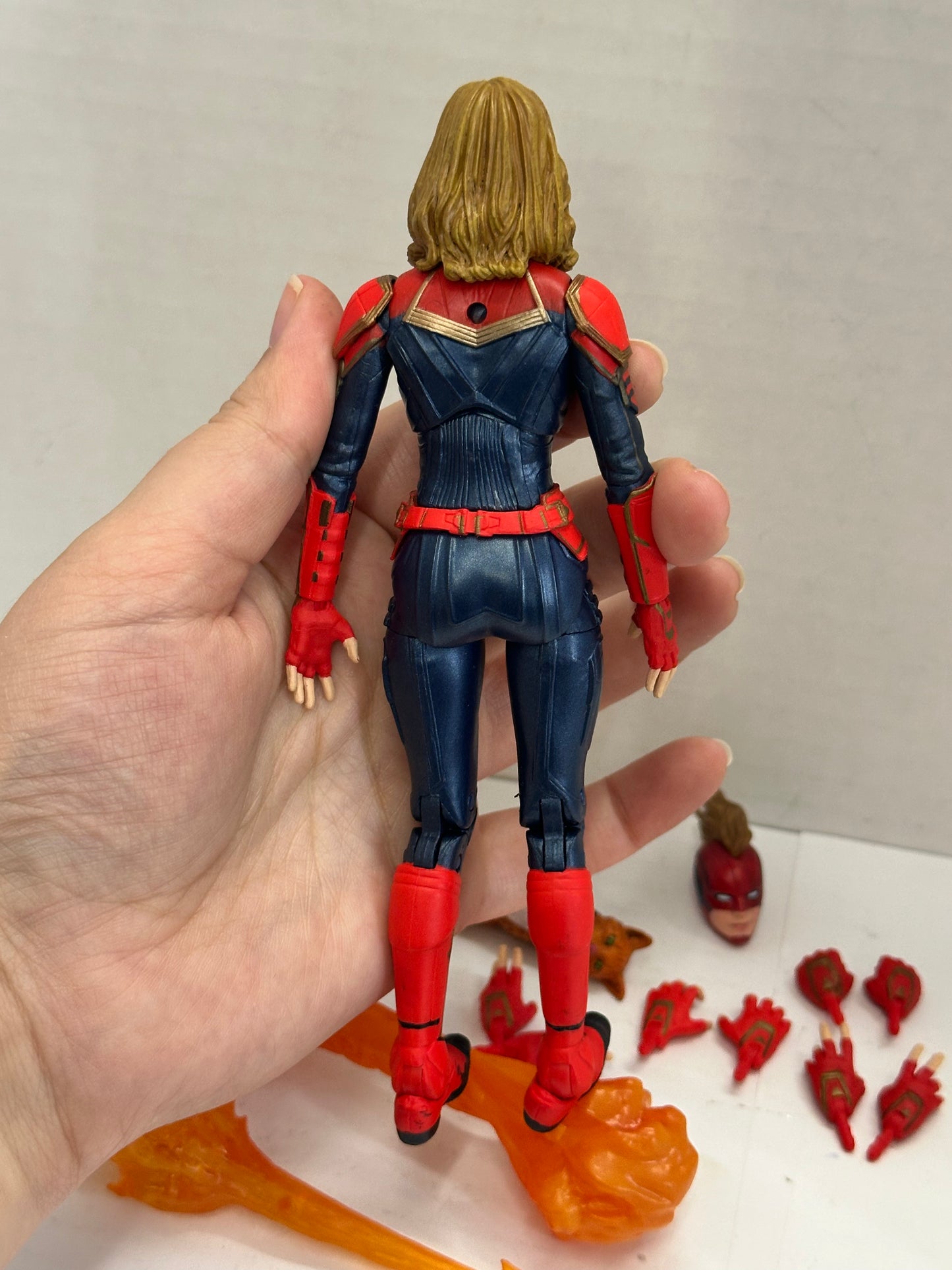 Marvel Select Captain Marvel Special Collector Edition Action Figure With Cat