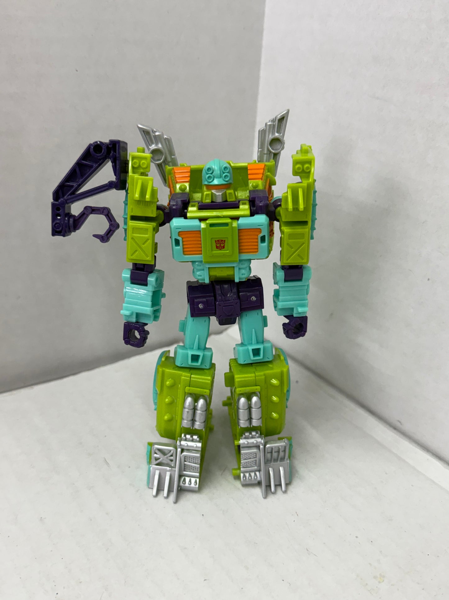 Transformers Legacy Evolution Tow-Line Buzzworthy Bumblebee Robots inDisguise #1