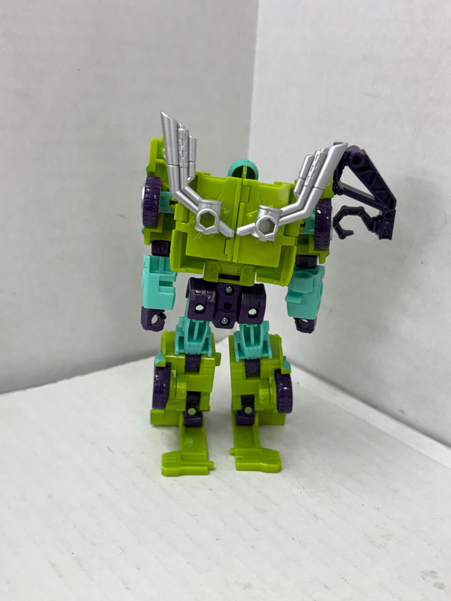 Transformers Legacy Evolution Tow-Line Buzzworthy Bumblebee Robots inDisguise #1