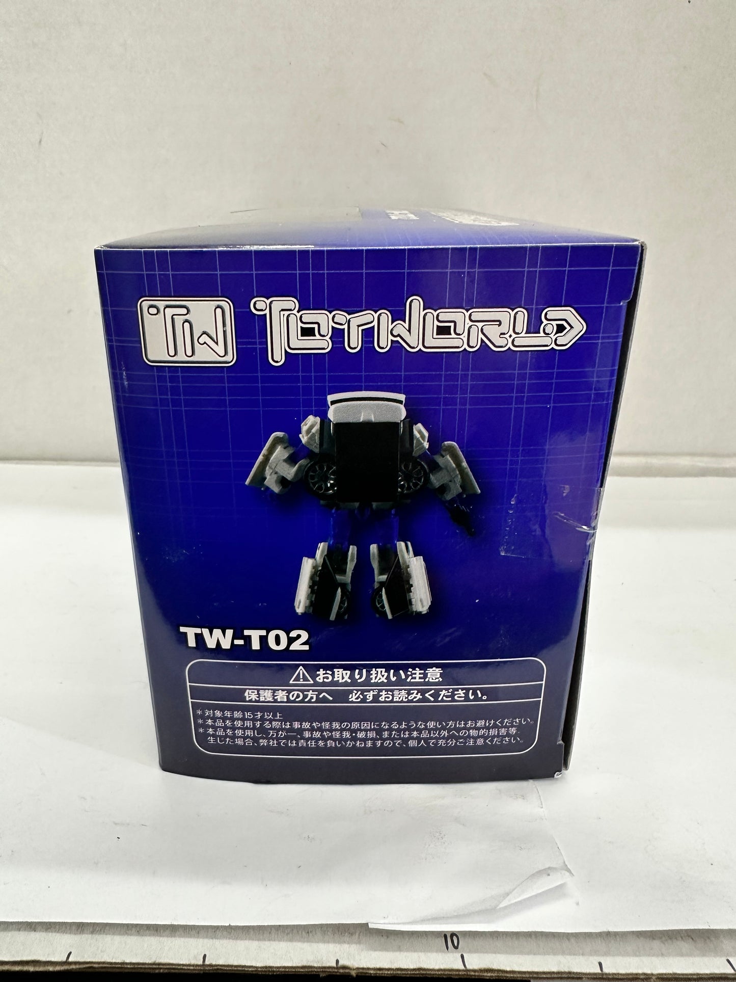 Toyworld Throttlebots TW-T02 Aurora Transforming Figure