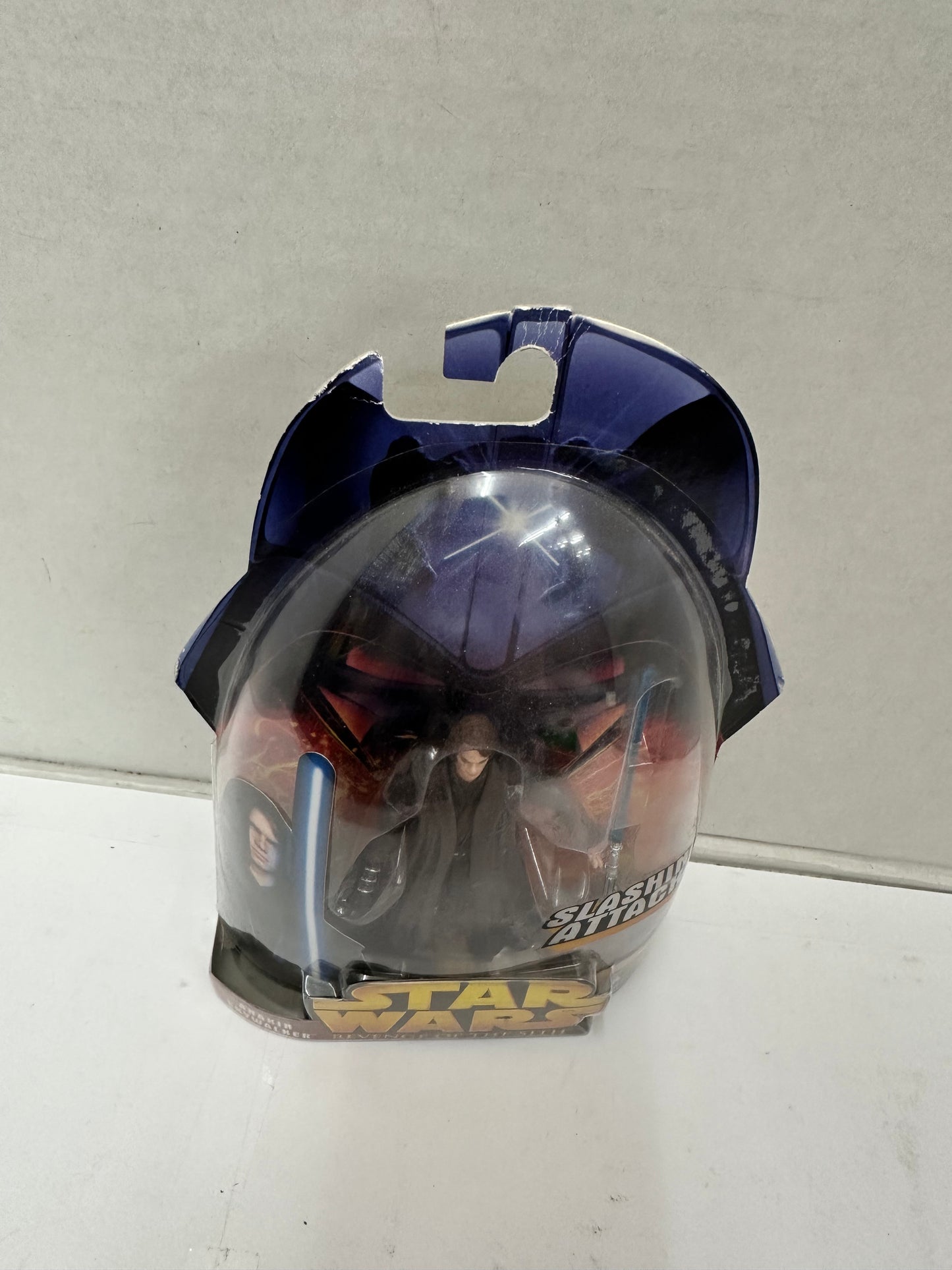 Star Wars Anakin Skywalker 2005 Revenge of the Sith #28 Slashing Attack New