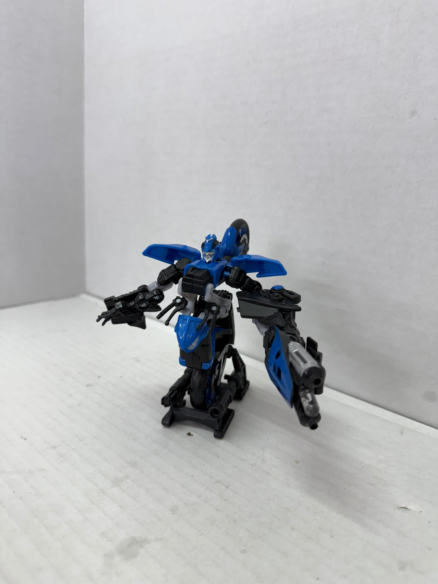 Transformers ROTF Chromia Deluxe Class Complete 2000 Revenge Of The Fallen #1