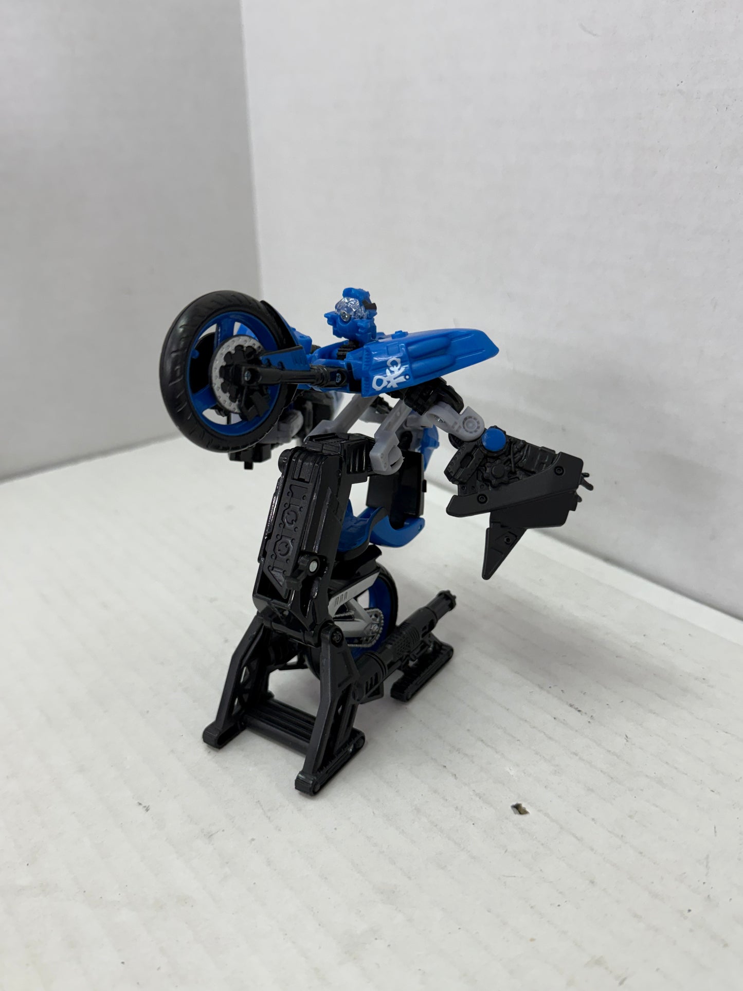 Transformers ROTF Chromia Deluxe Class Complete 2000 Revenge Of The Fallen #1