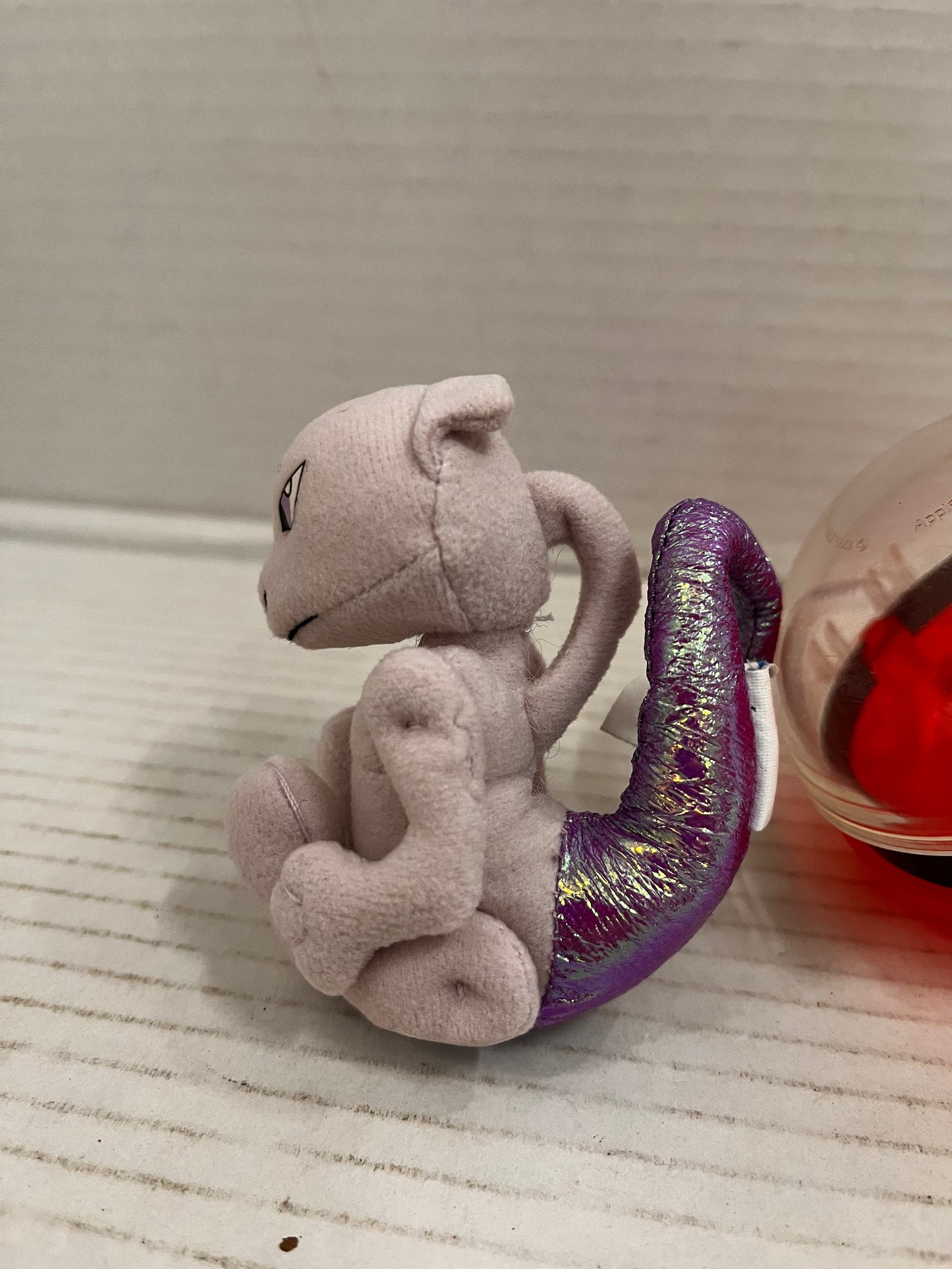 1998 Pokemon Applause Playables #150 Mewtwo Pokeball Keychain