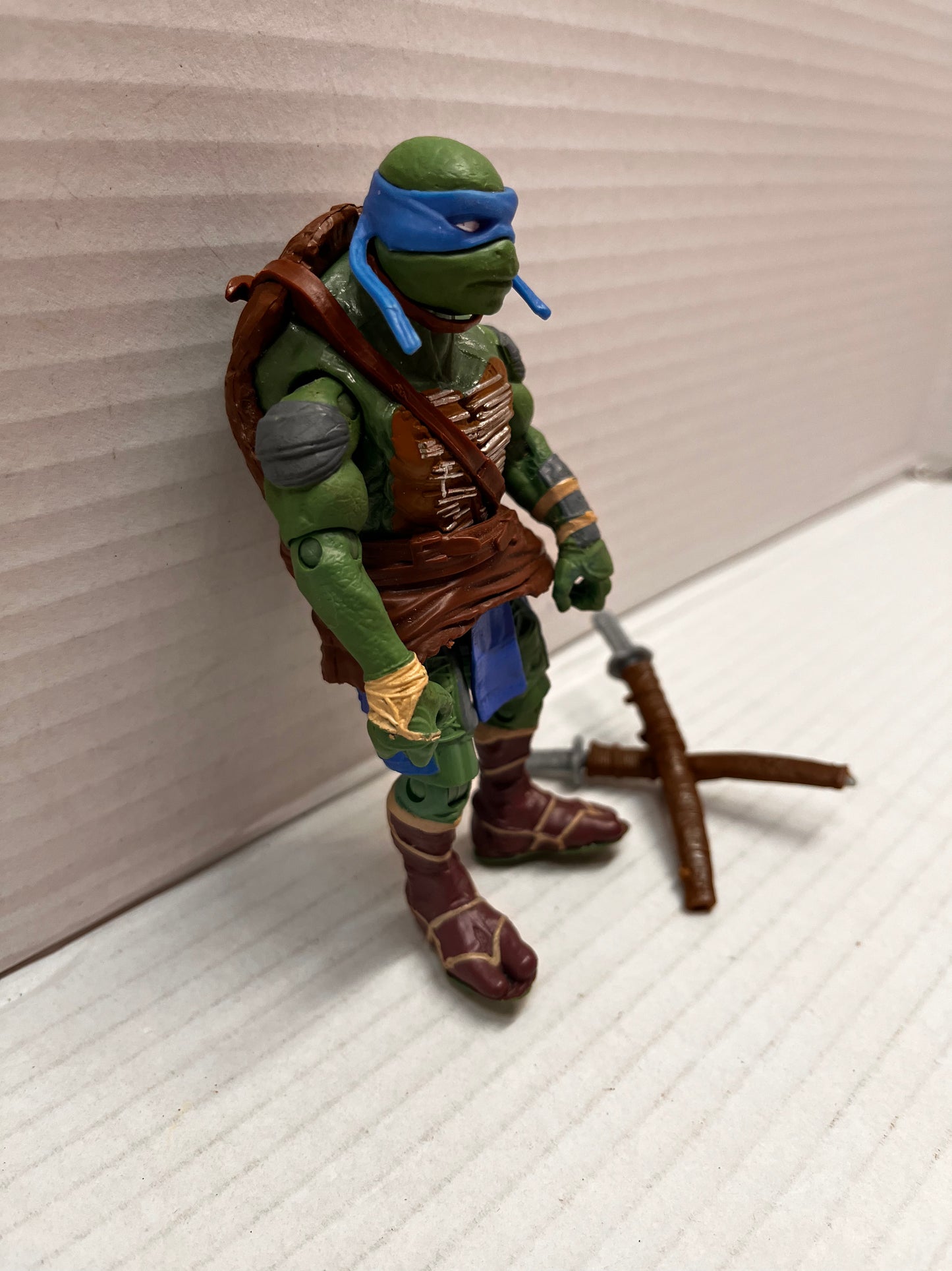 2014 TMNT Leonardo Teenage Mutant Ninja Turtles 11” Movie Figure WITH 2 SWORDS