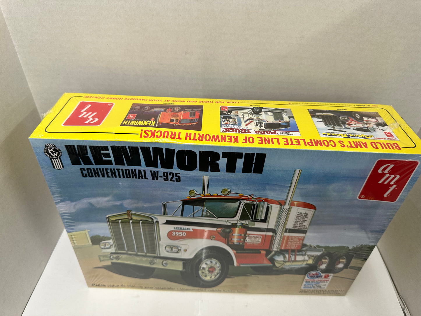 AMT 1/25 Kenworth Conventional W-925 Model Kit