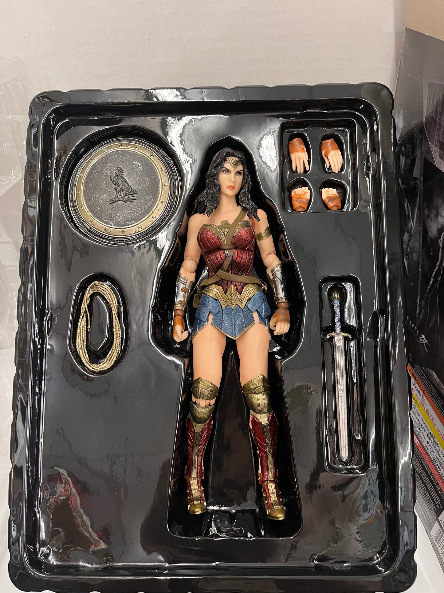 Play Arts Kai Wonder Woman No. 4 Batman v Superman Action Figure Boxed + Gear