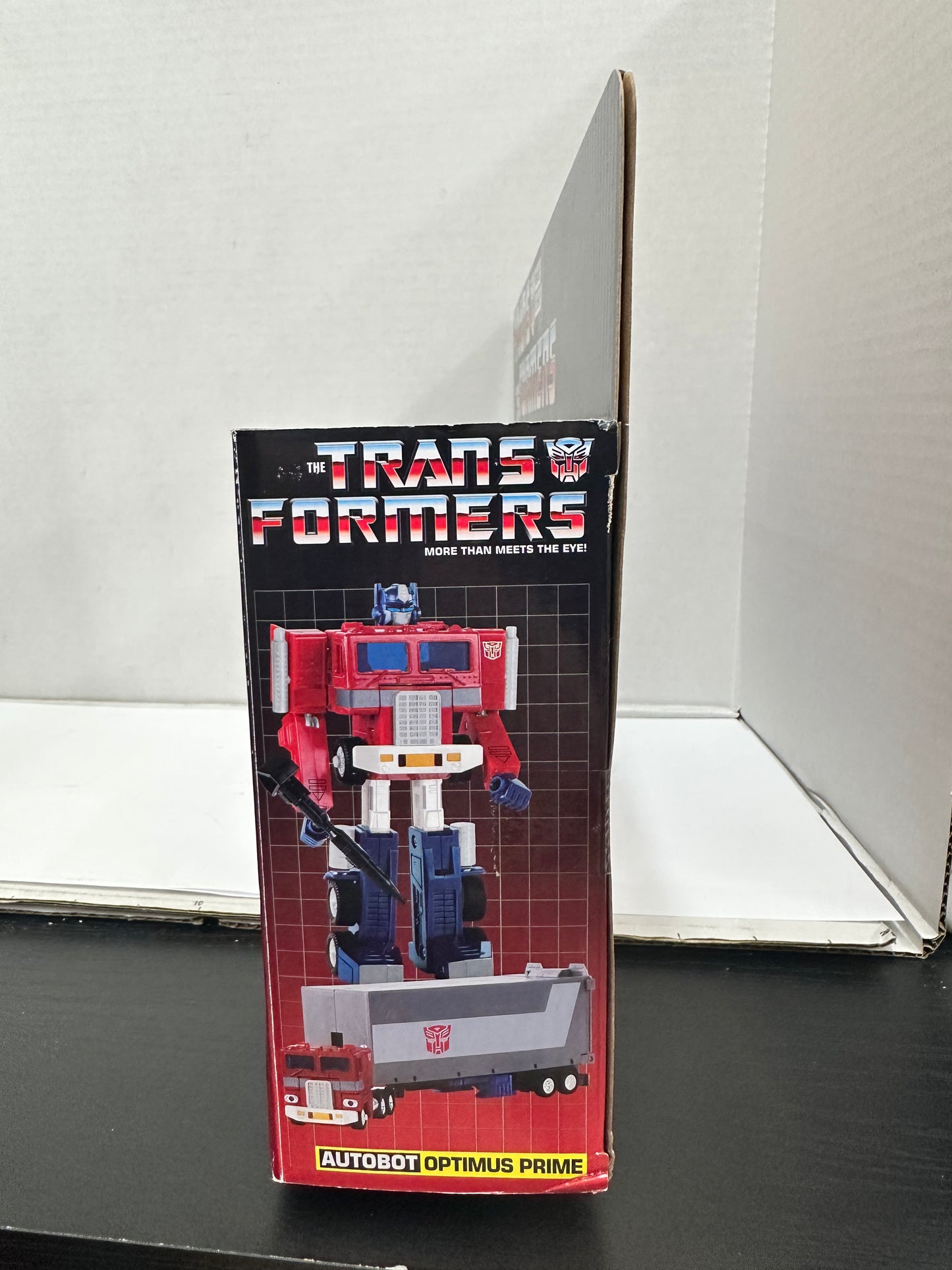 Transformers G1 Retro Reissue OPTIMUS PRIME Sealed 40th Anniversary