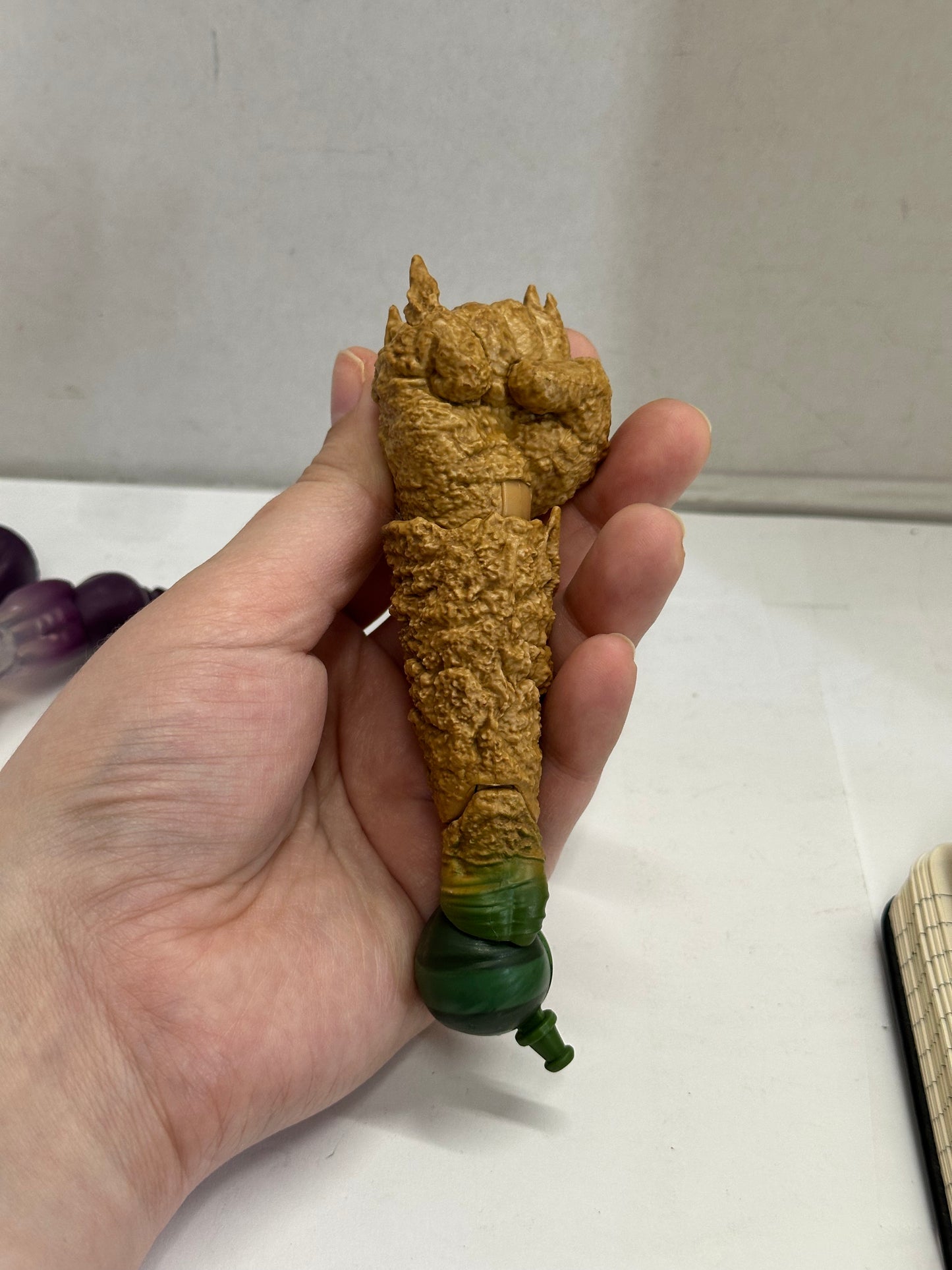 Marvel Legends Super Skrull BAF Right Arms & Left Leg